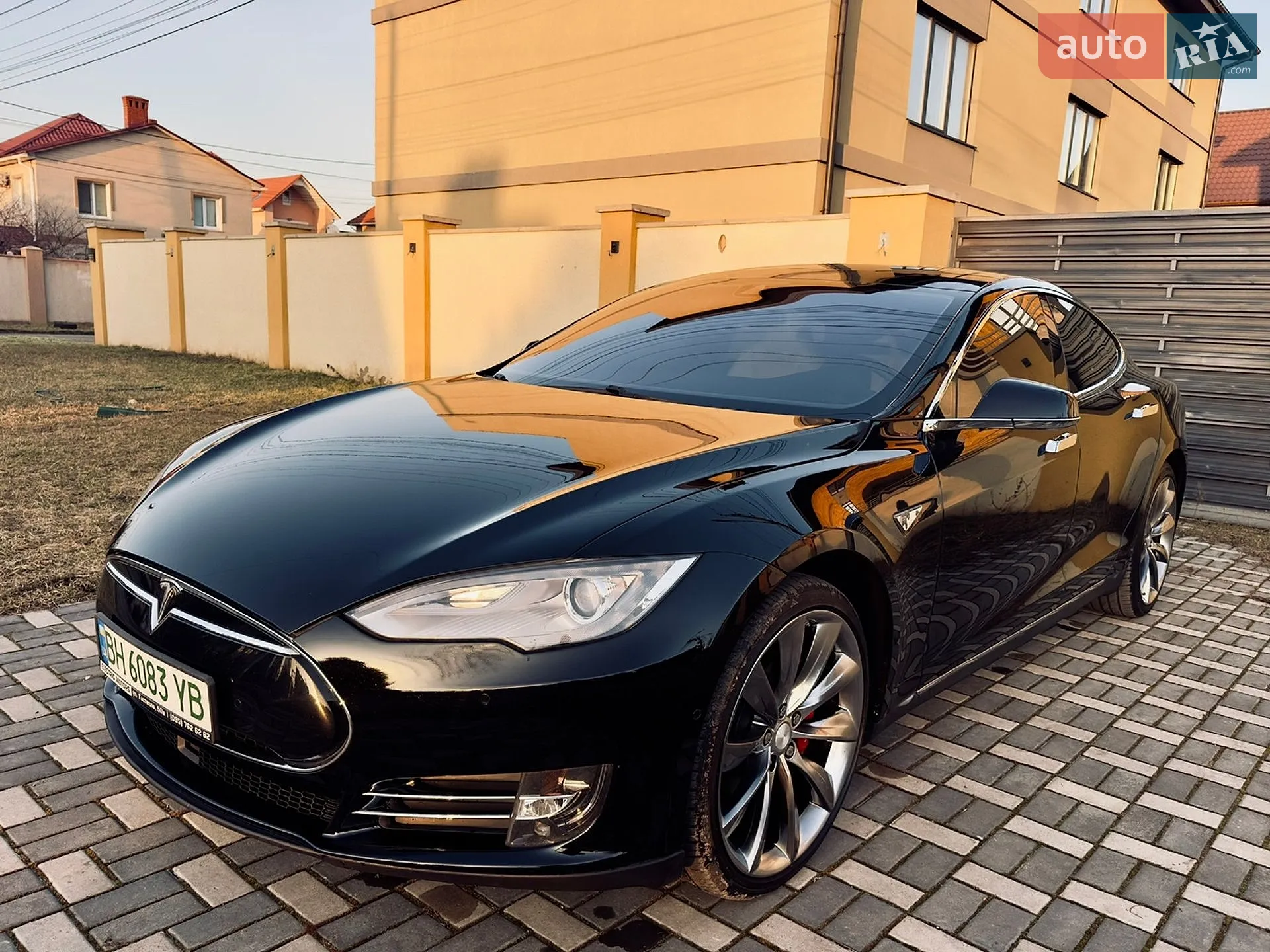 Tesla Model S, 2014