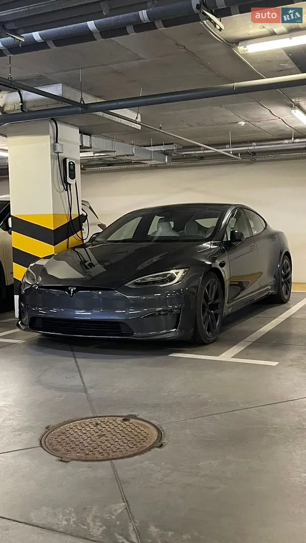 Tesla Model S, 2021