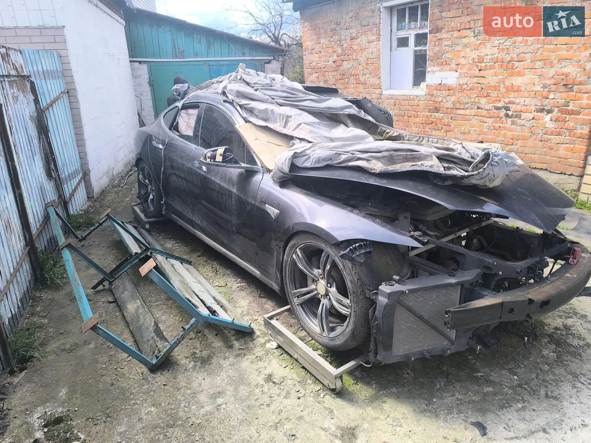 Tesla Model S, 2015