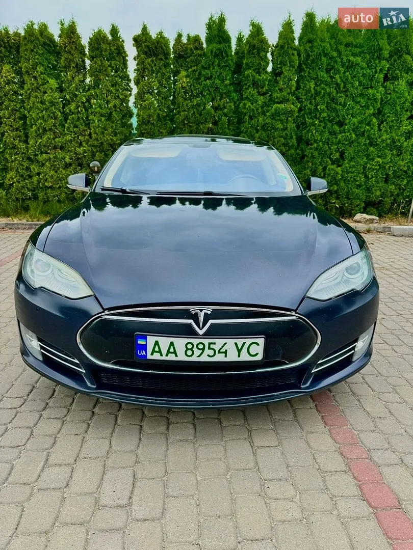 Tesla Model S, 2014