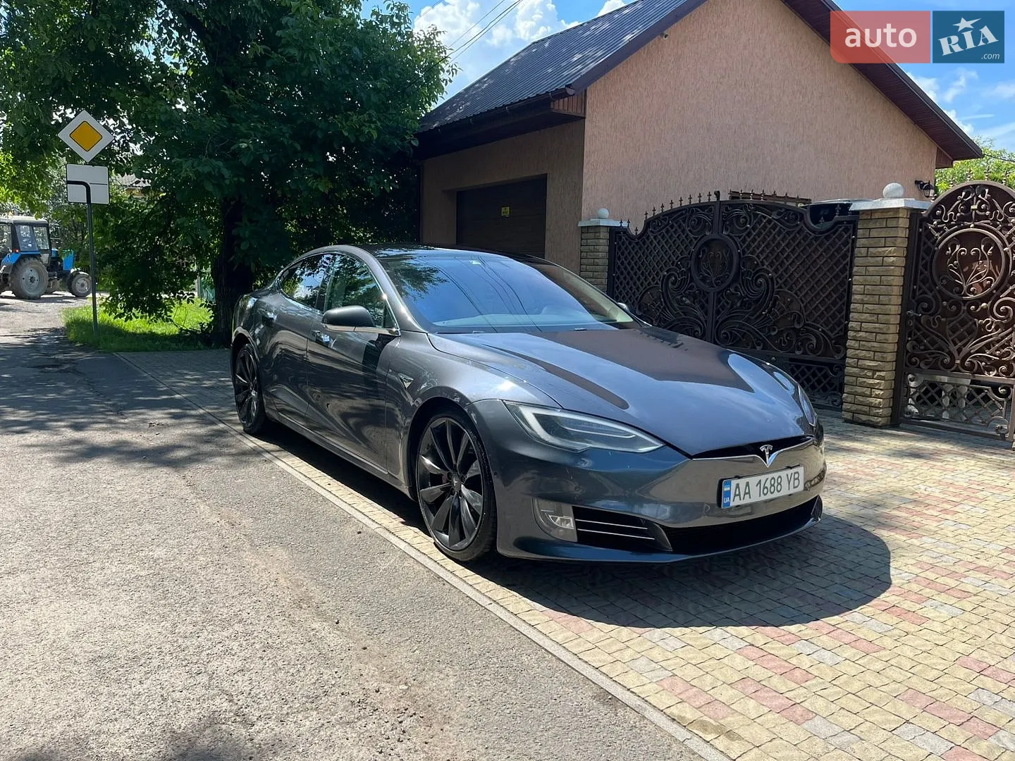 Tesla Model S, 2017