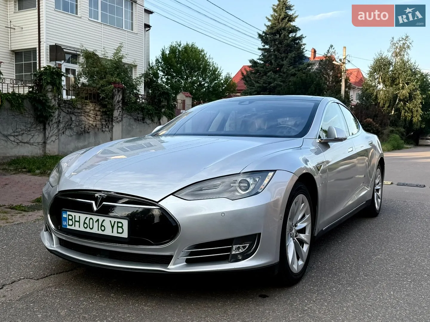 Tesla Model S, 2015