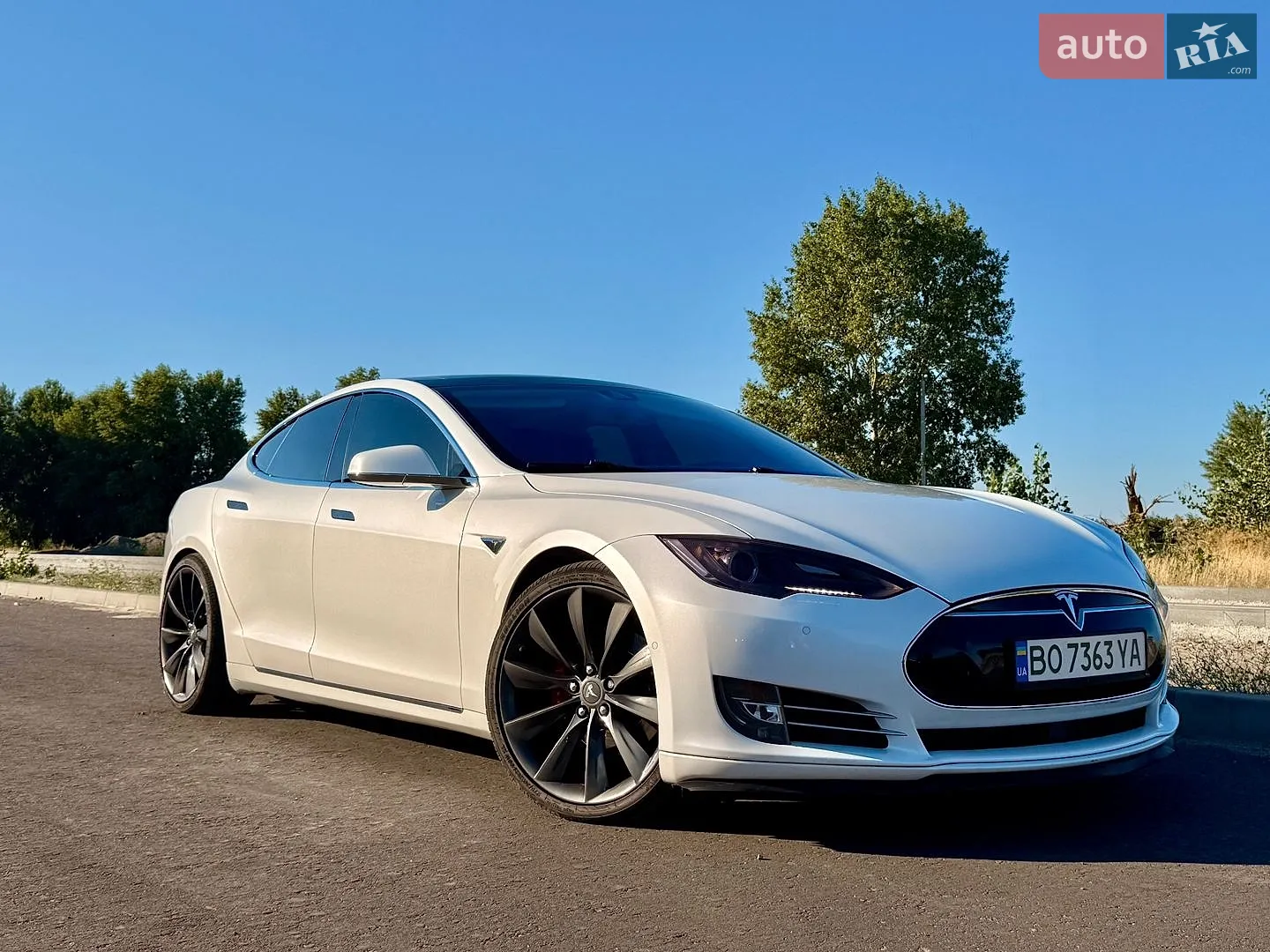 Tesla Model S, 2015