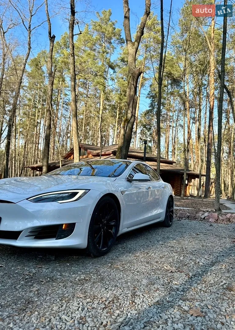 Tesla Model S, 2016