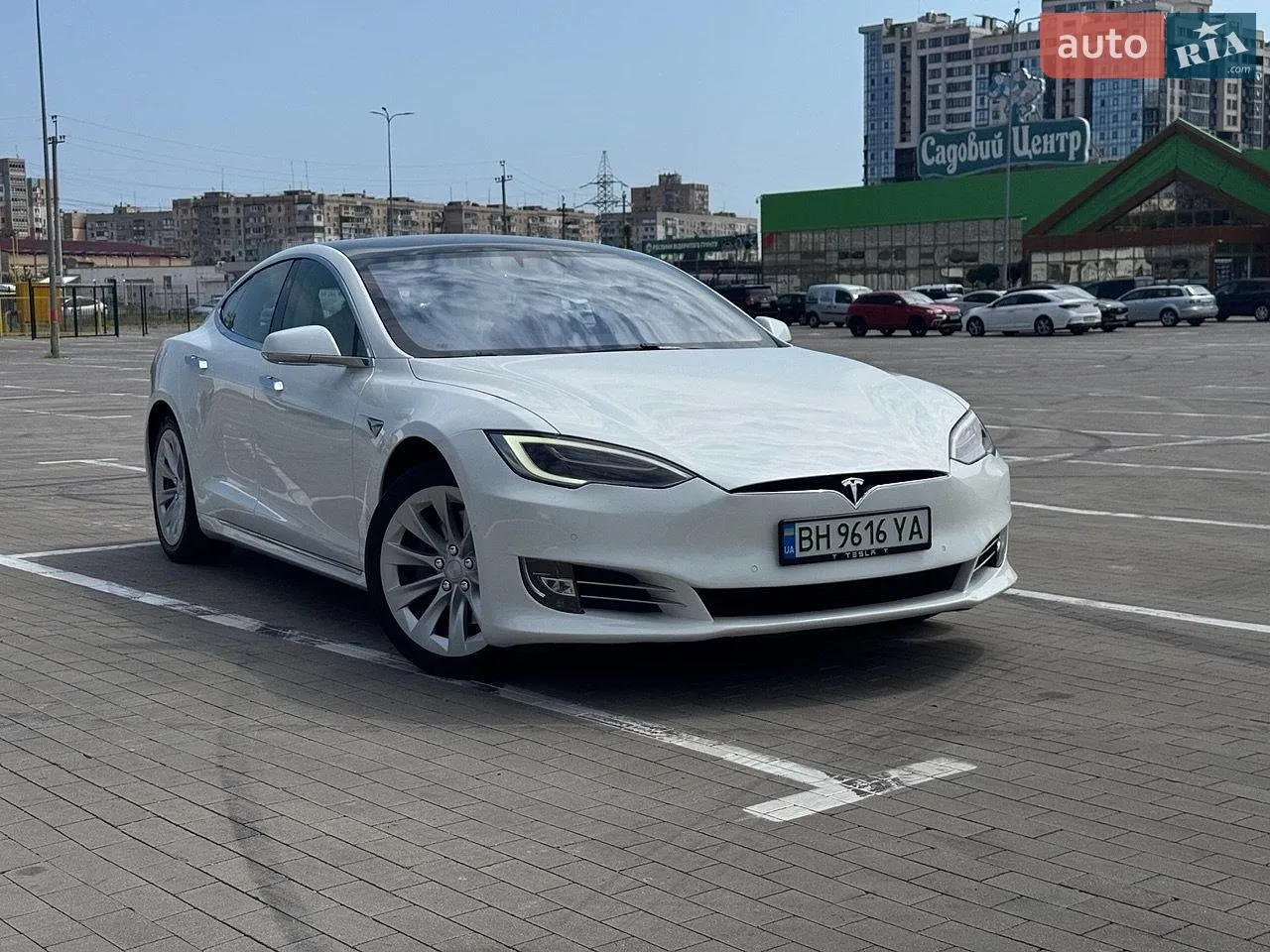 Tesla Model S, 2017