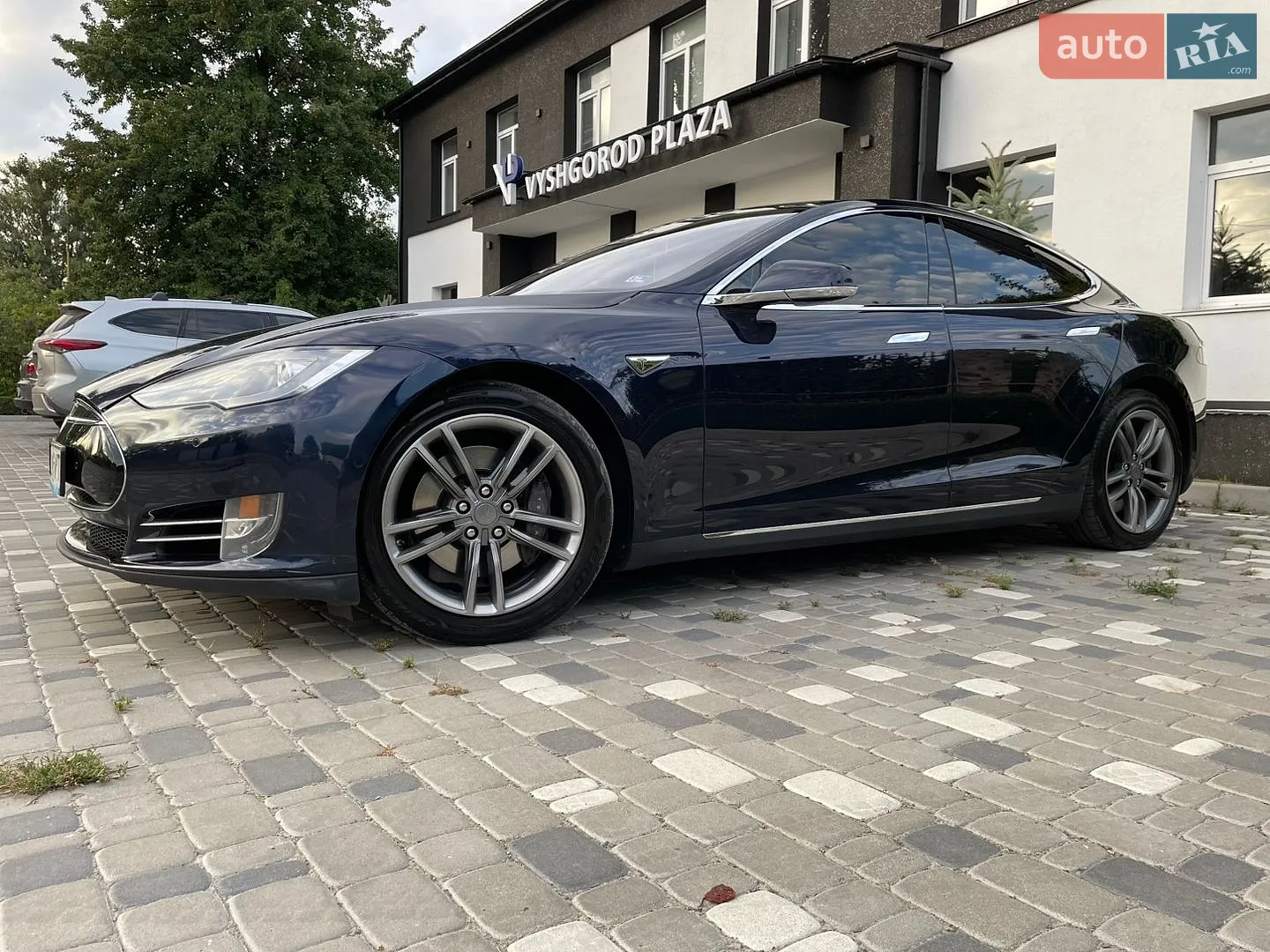 Tesla Model S, 2014