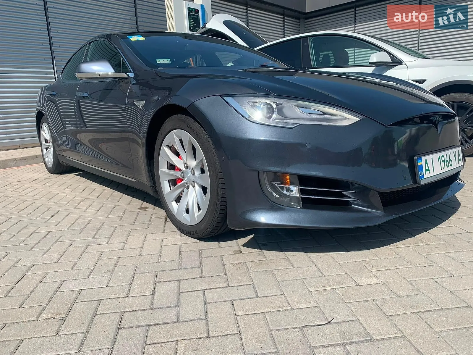 Tesla Model S, 2015