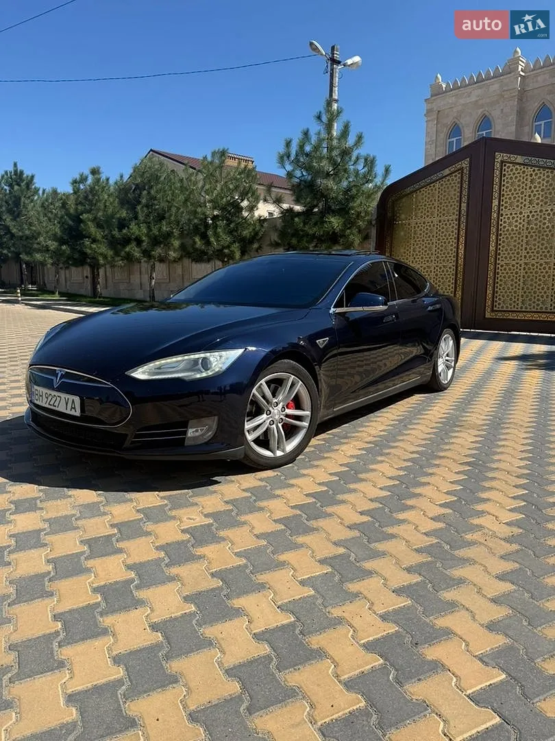 Tesla Model S, 2013