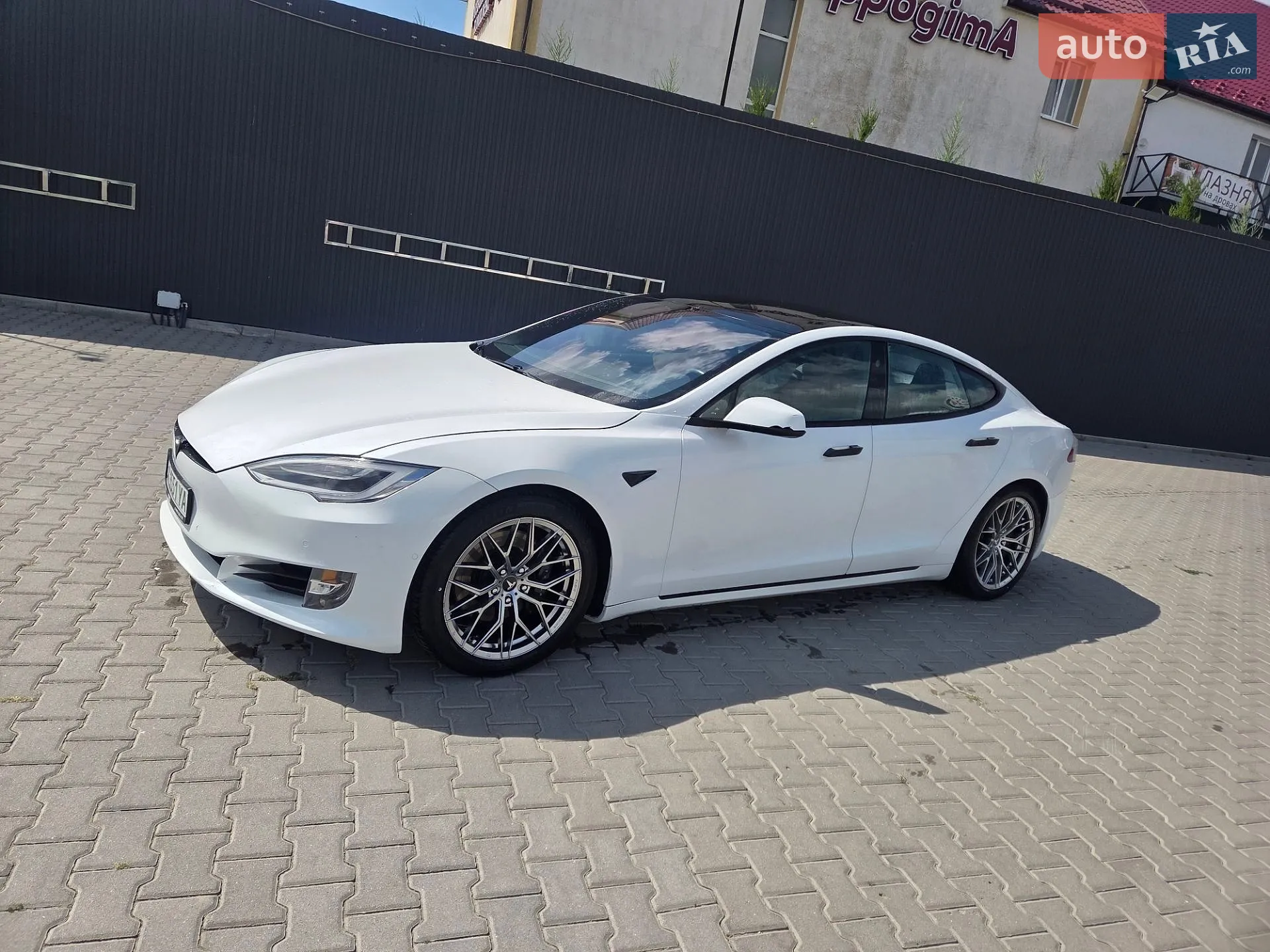 Tesla Model S, 2020