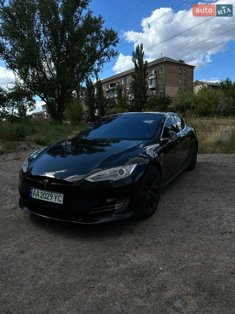 Tesla Model S, 2014