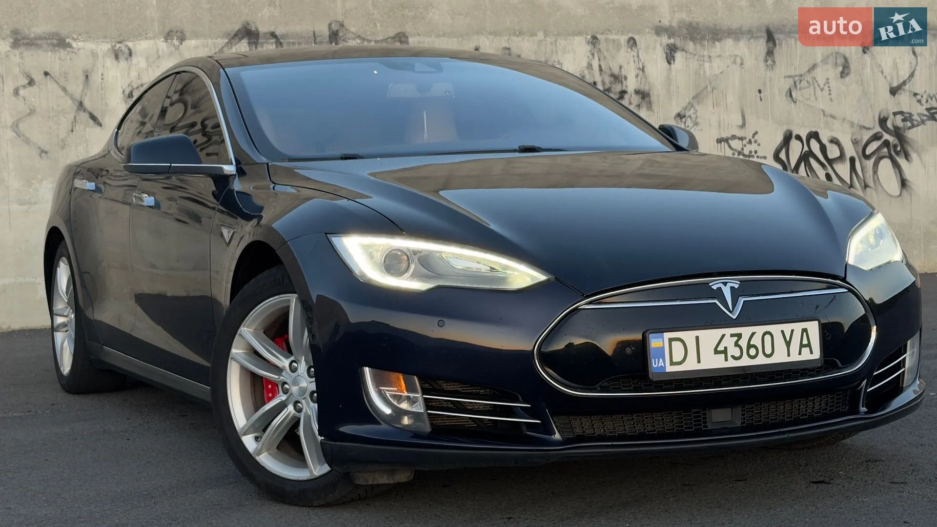 Tesla Model S, 2015
