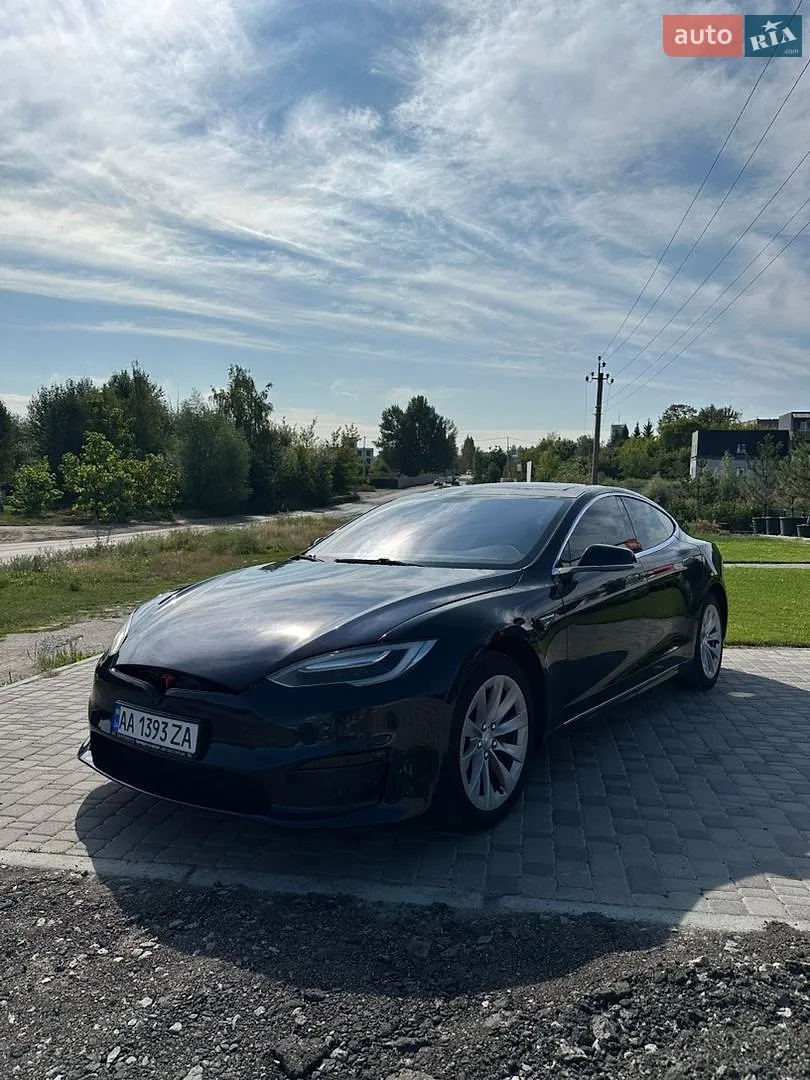 Tesla Model S, 2014