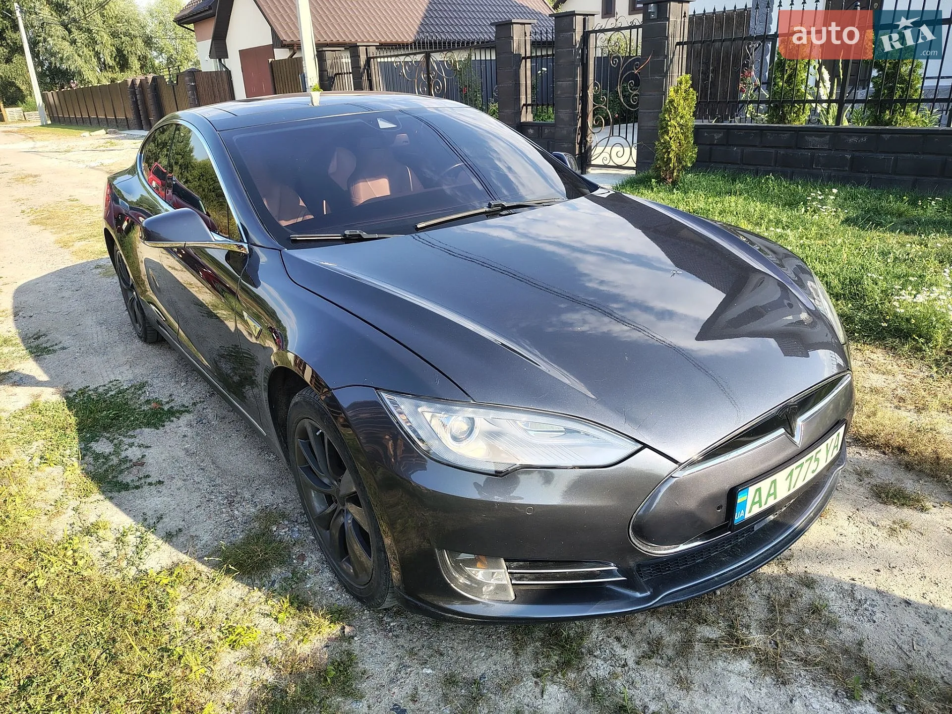 Tesla Model S, 2015