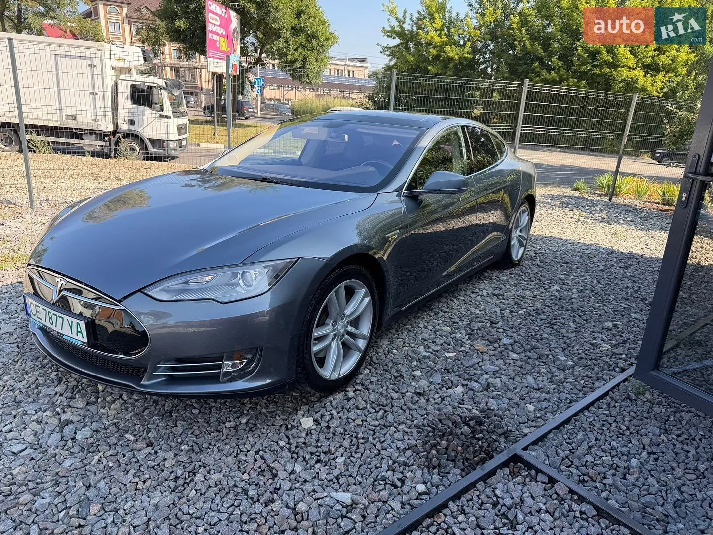 Tesla Model S, 2014