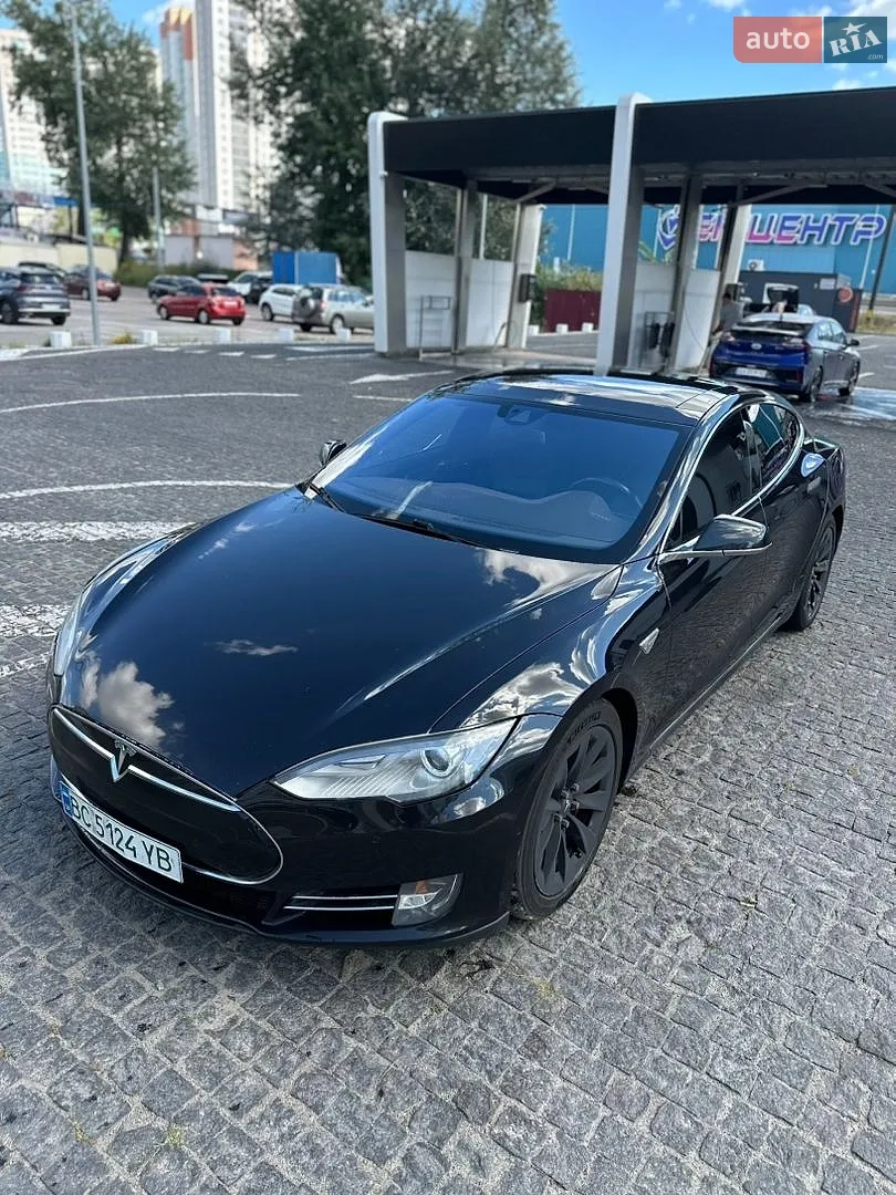 Tesla Model S, 2016