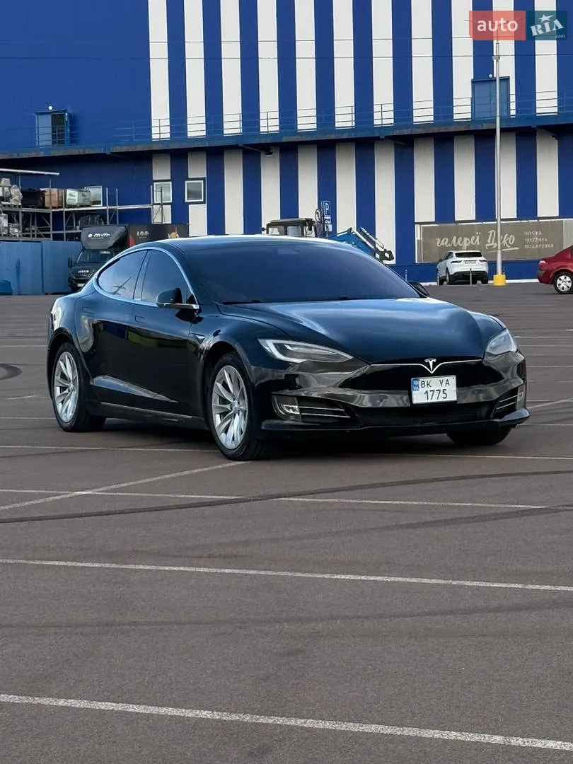 Tesla Model S, 2018