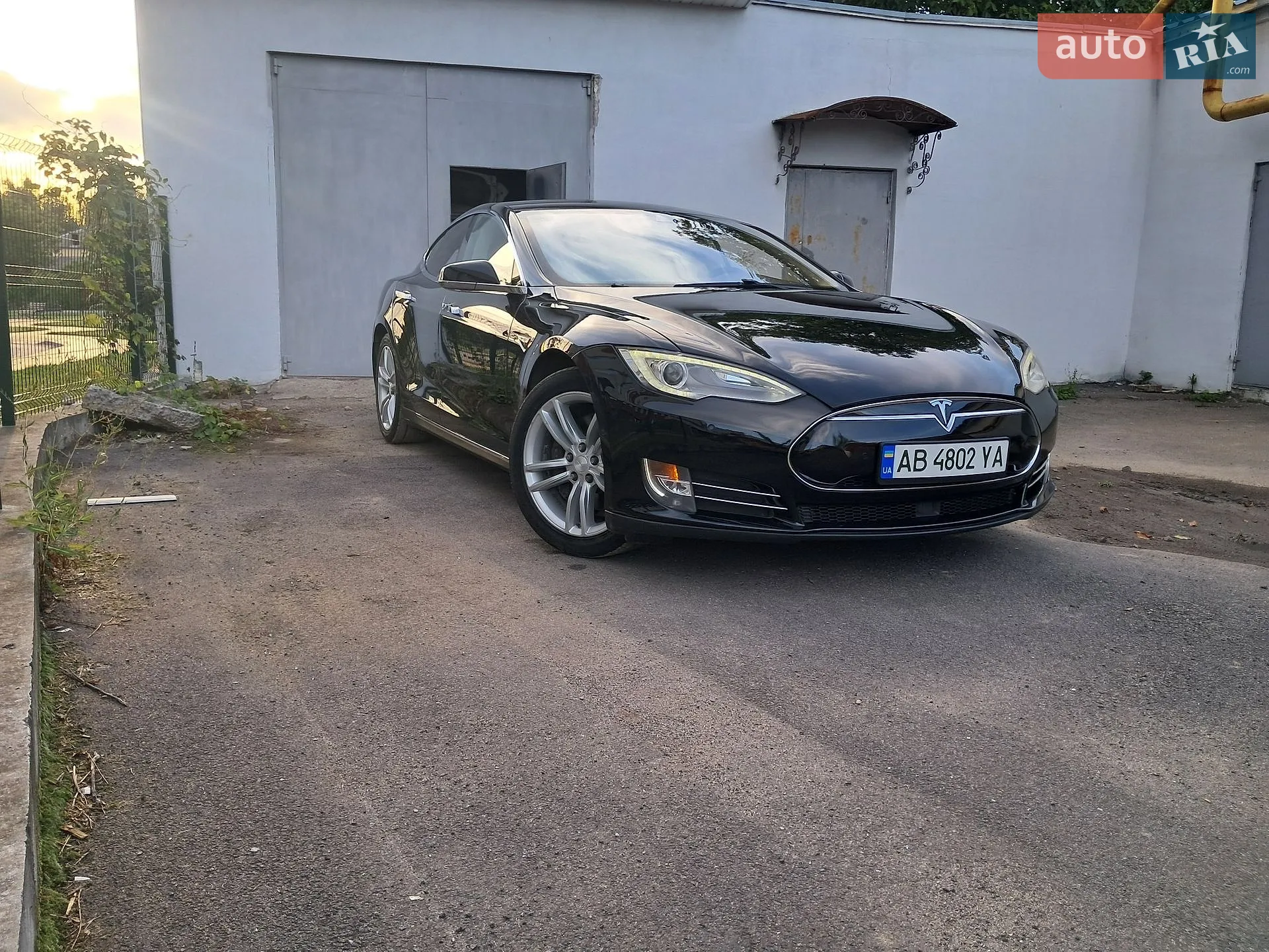 Tesla Model S, 2015