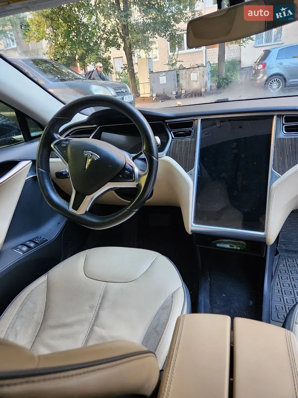Tesla Model S, 2013