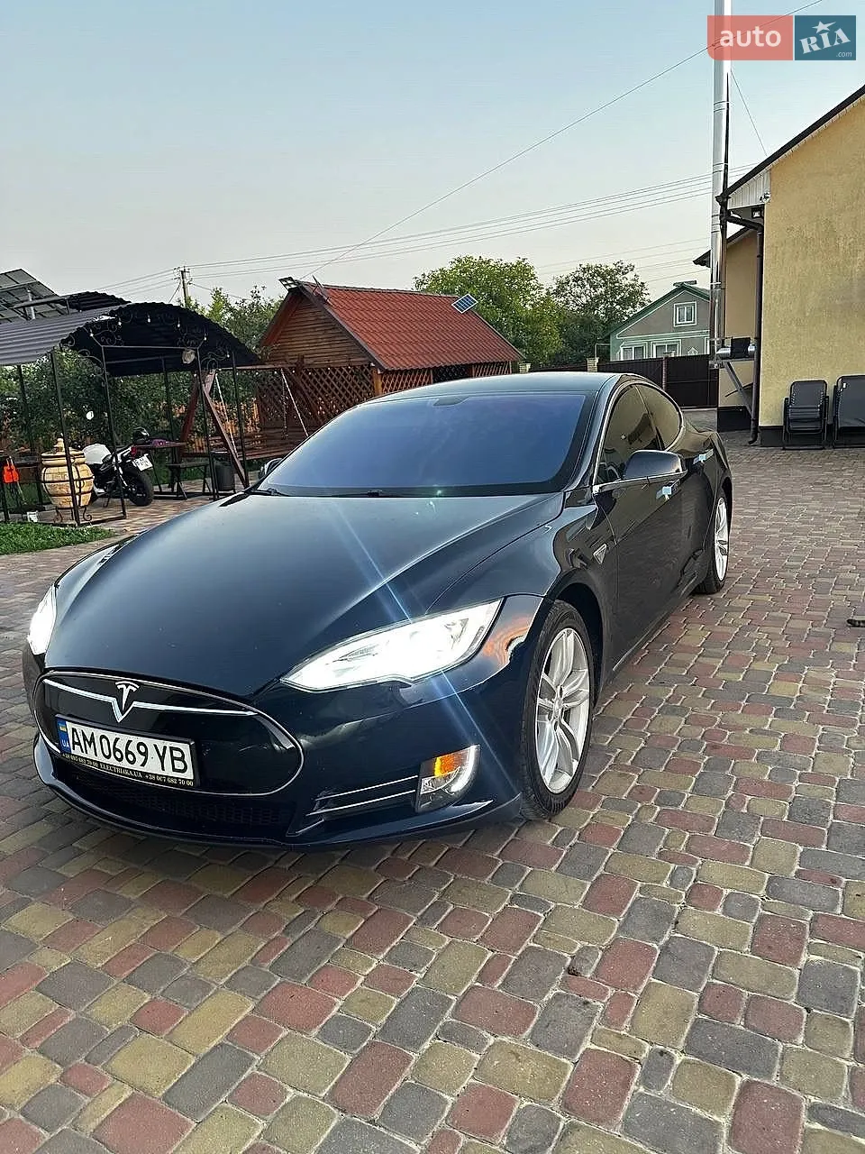 Tesla Model S, 2014