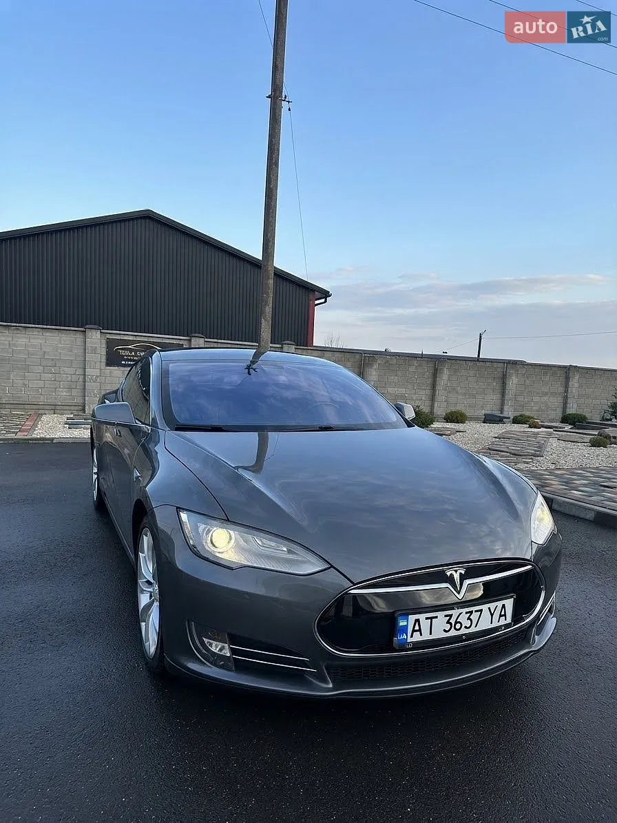 Tesla Model S, 2013