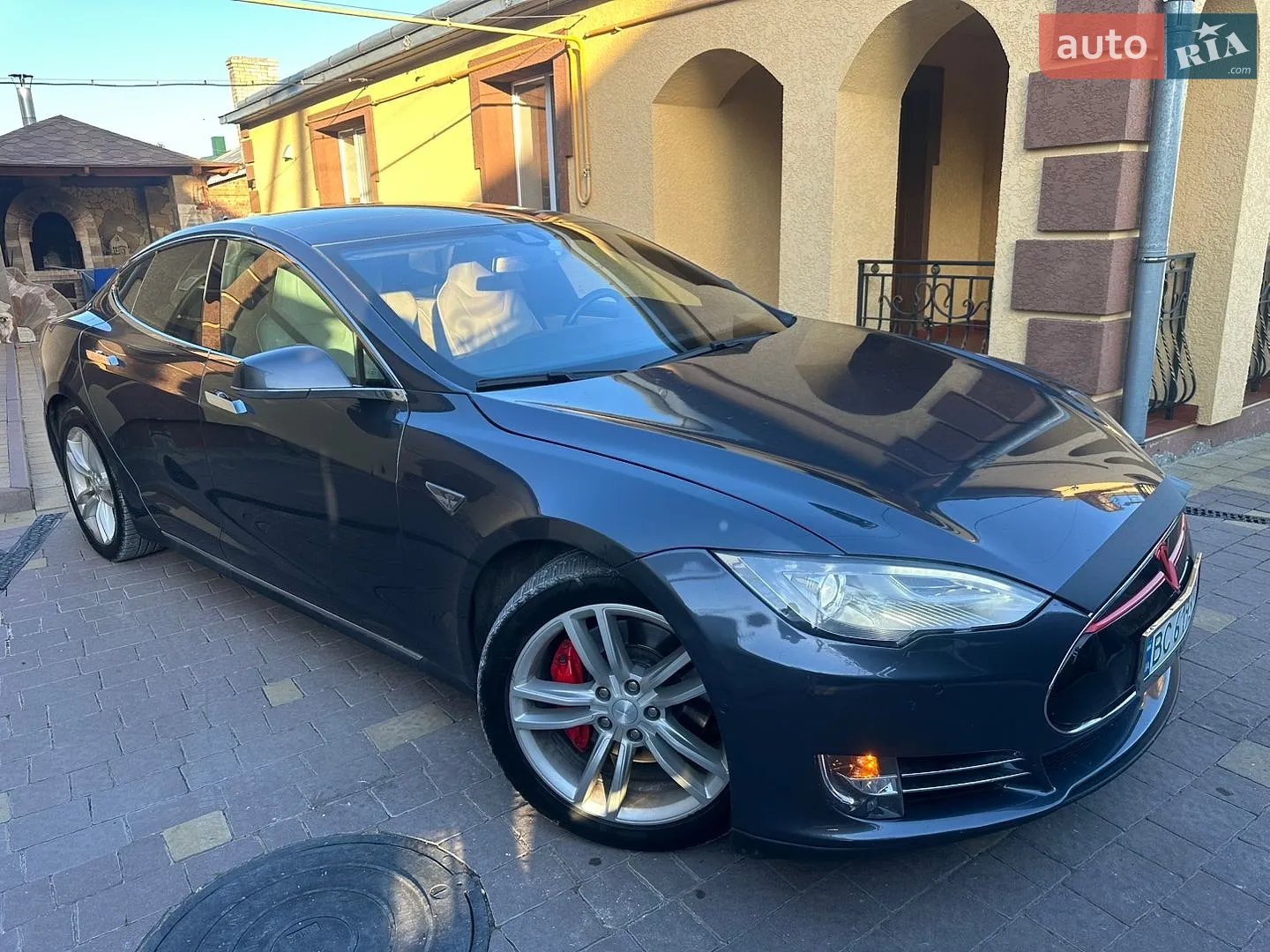 Tesla Model S, 2014