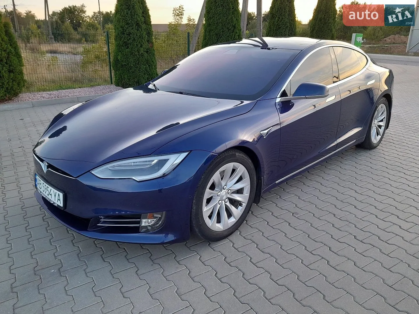 Tesla Model S, 2016