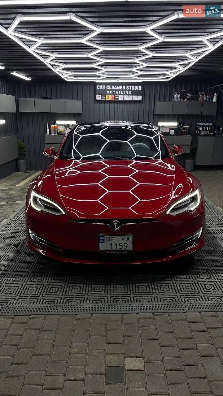 Tesla Model S, 2019