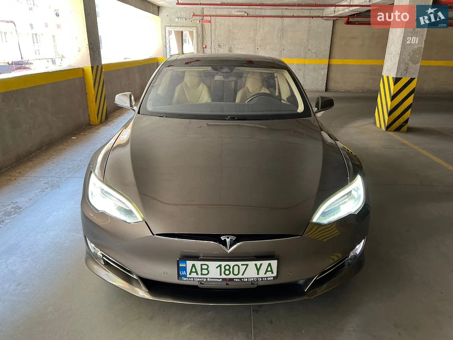 Tesla Model S, 2016