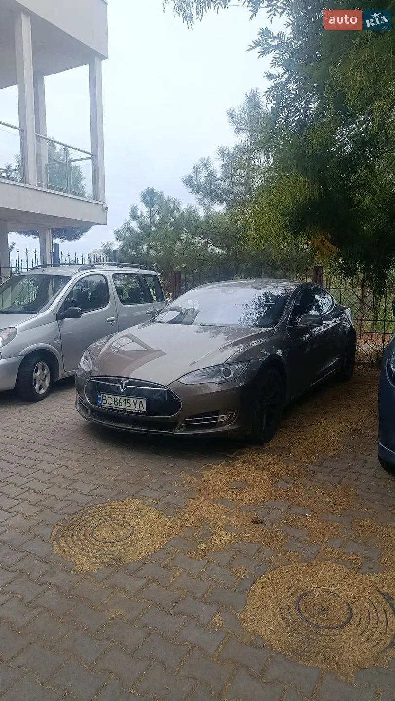 Tesla Model S, 2018