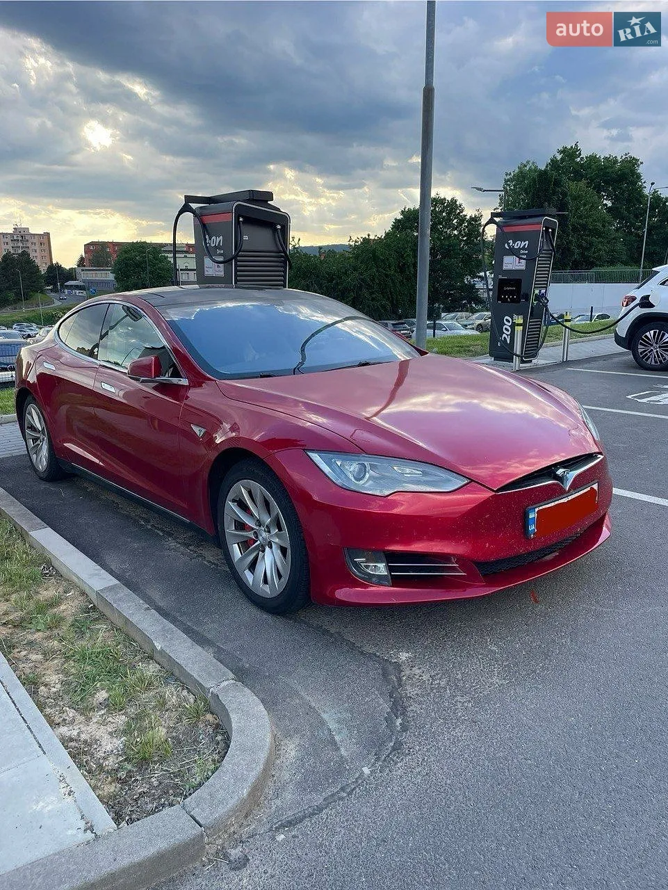 Tesla Model S, 2014