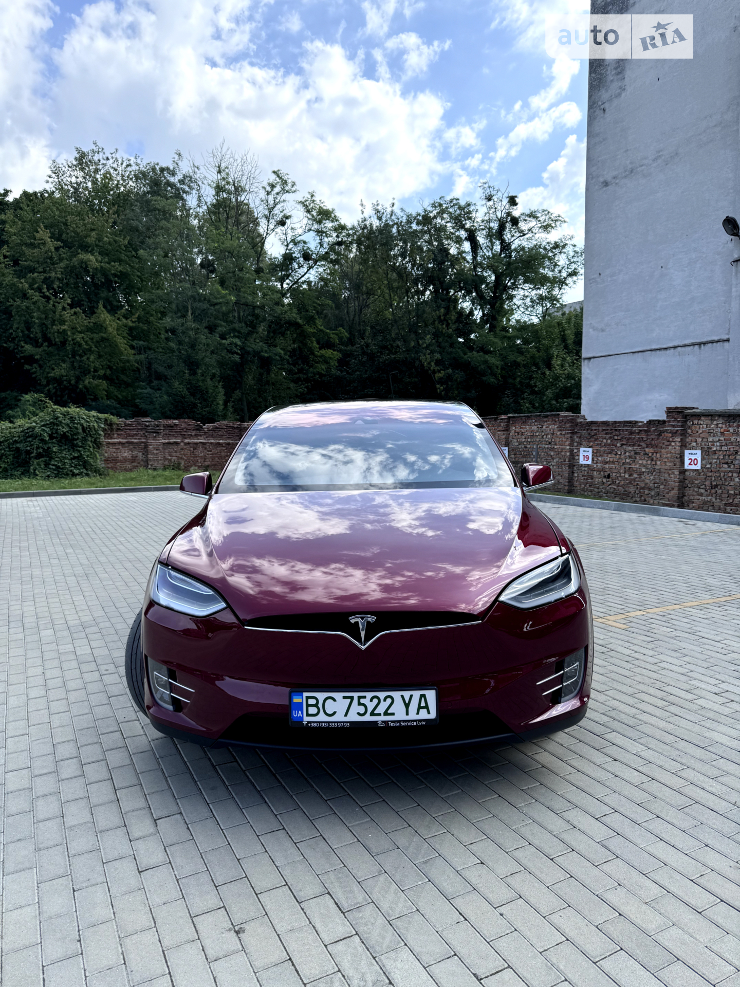 Tesla Model X, 2016
