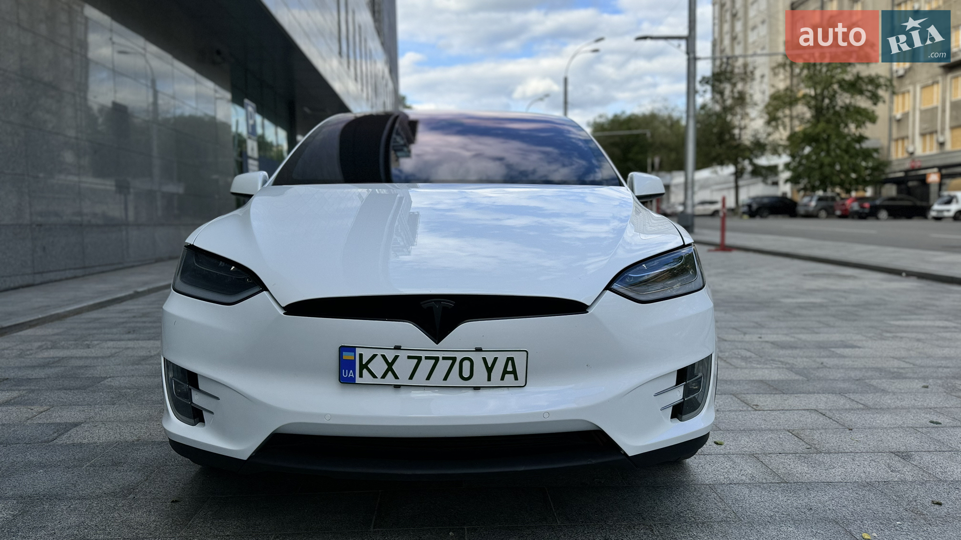 Tesla Model X, 2016