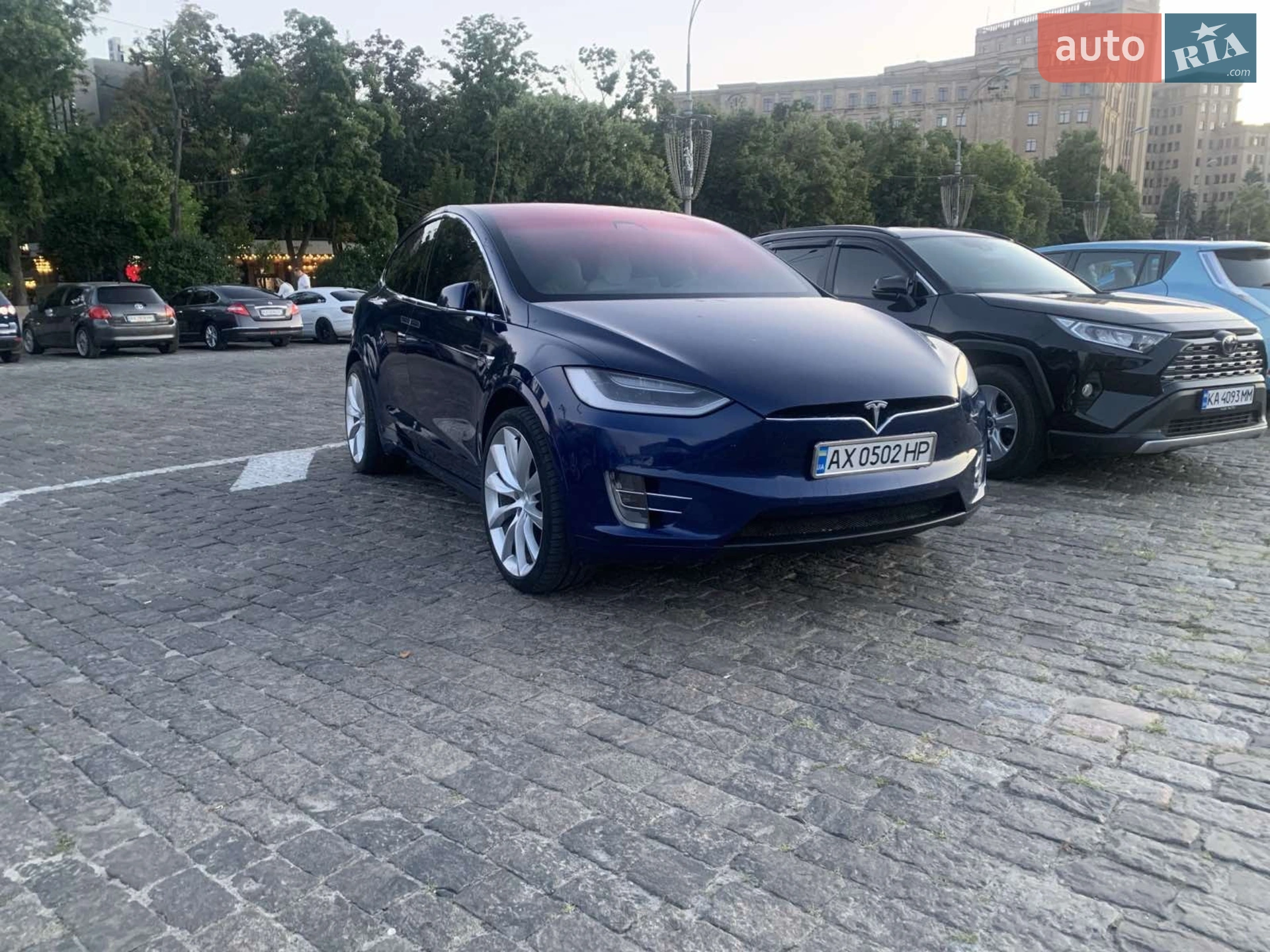 Tesla Model X, 2017