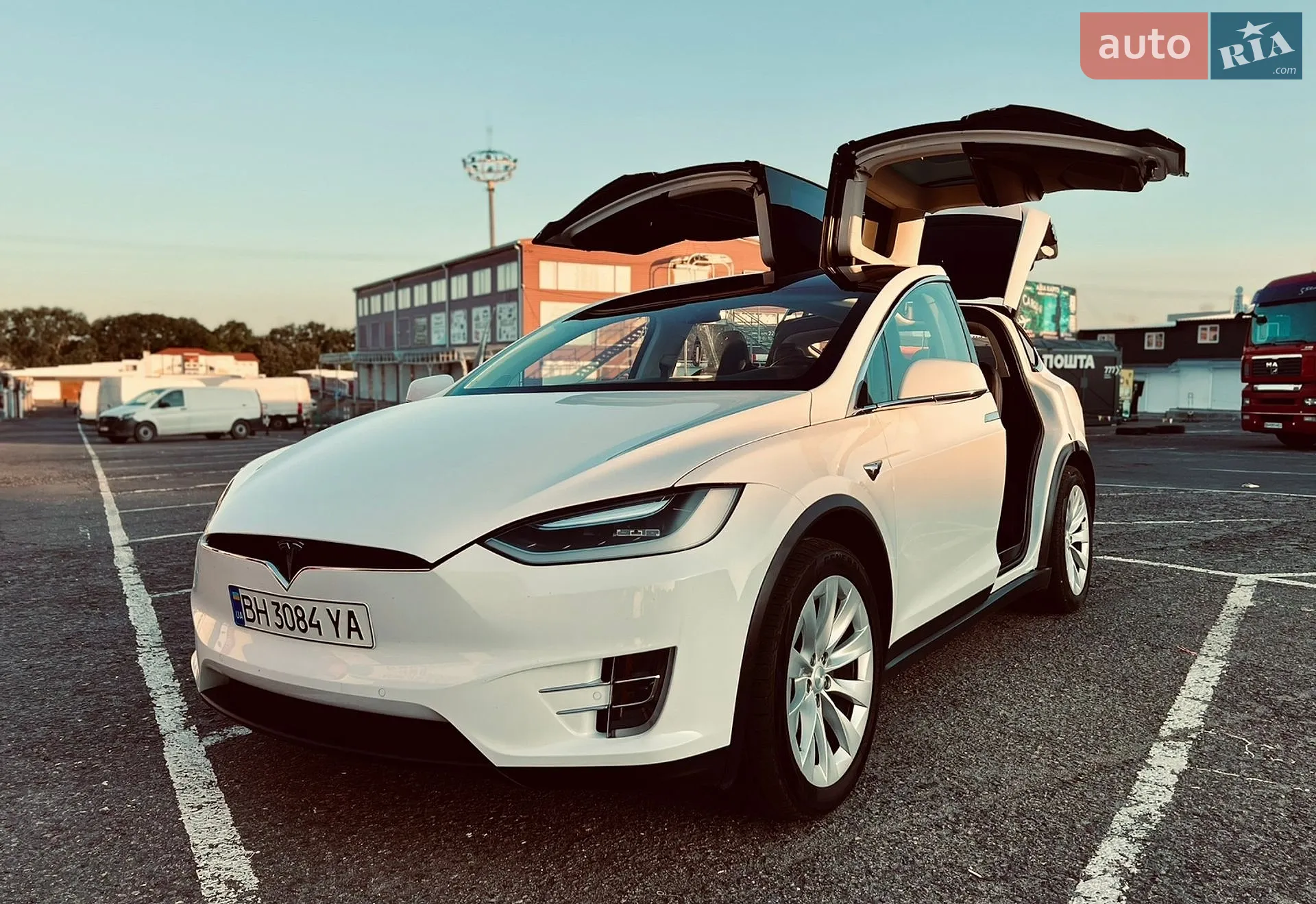 Tesla Model X, 2016