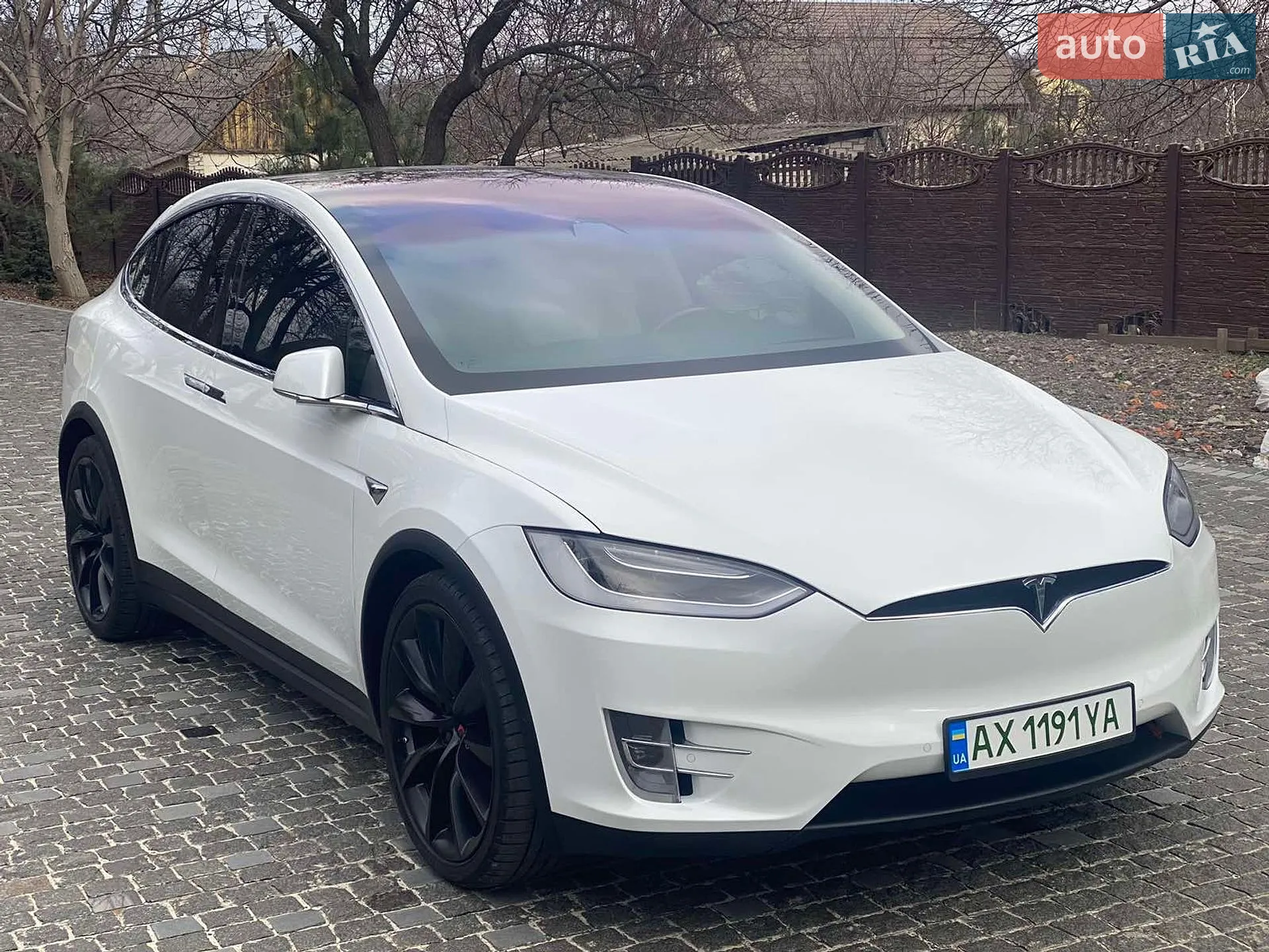 Tesla Model X, 2017