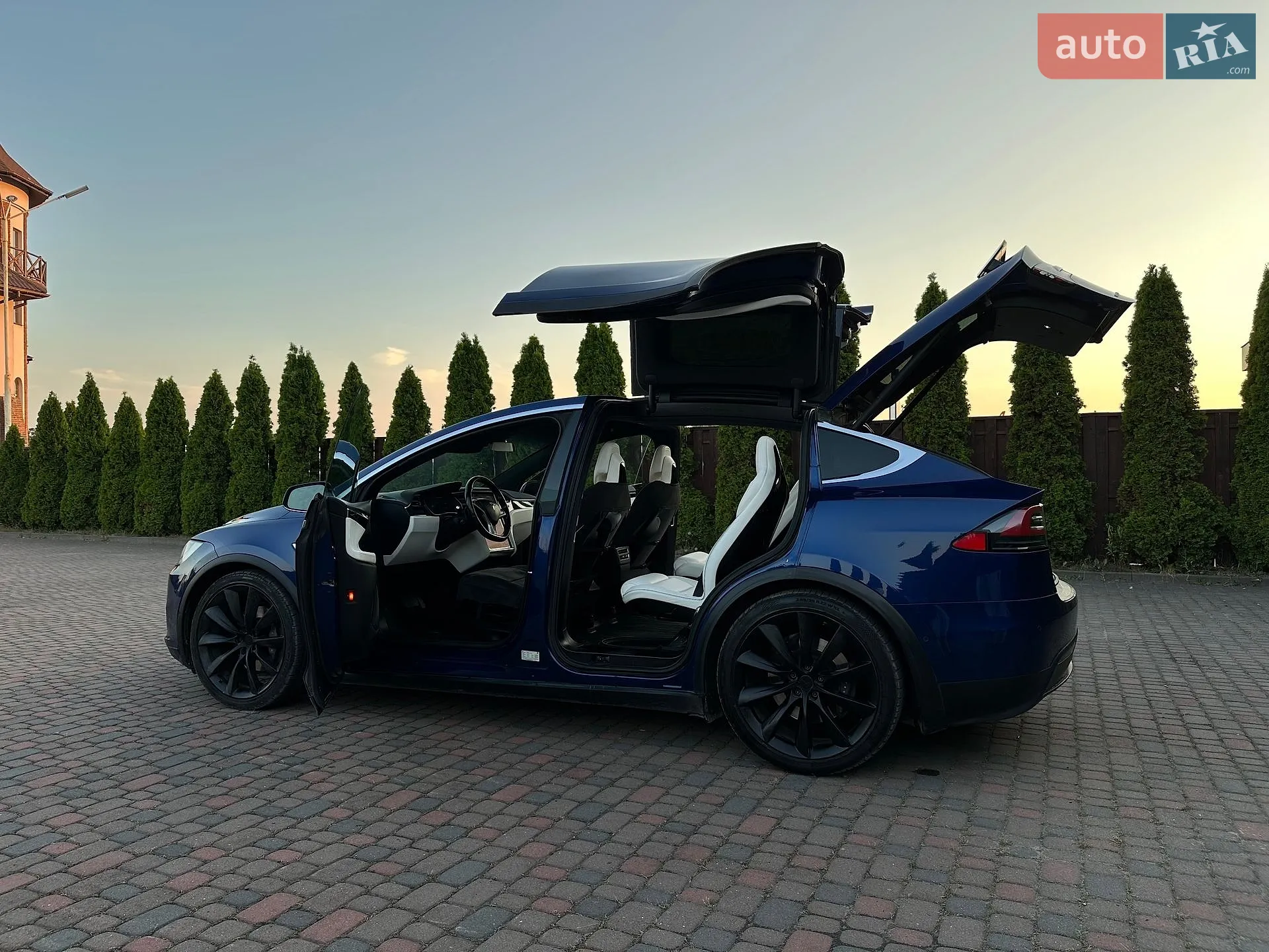 Tesla Model X, 2016