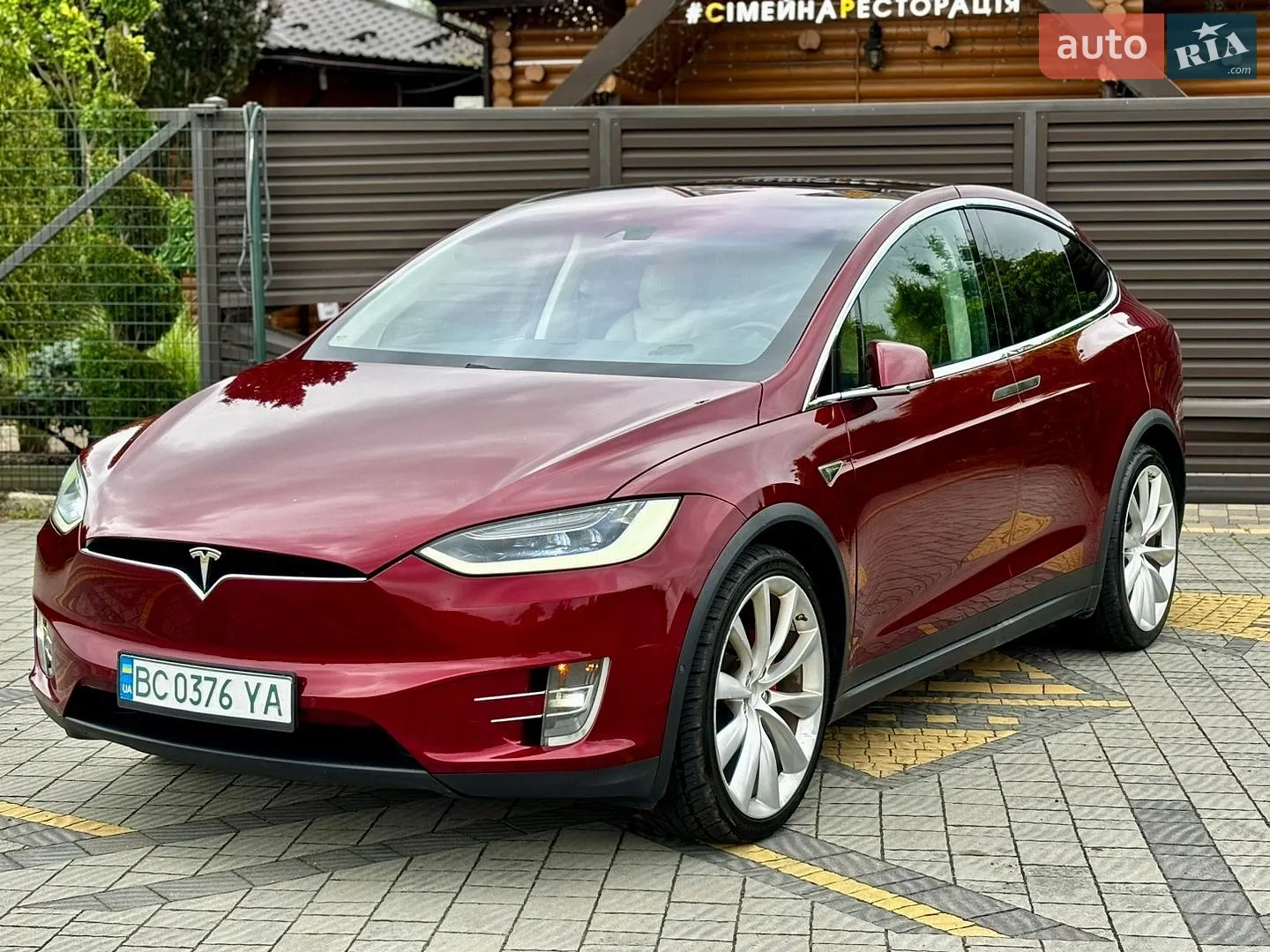 Tesla Model X, 2016