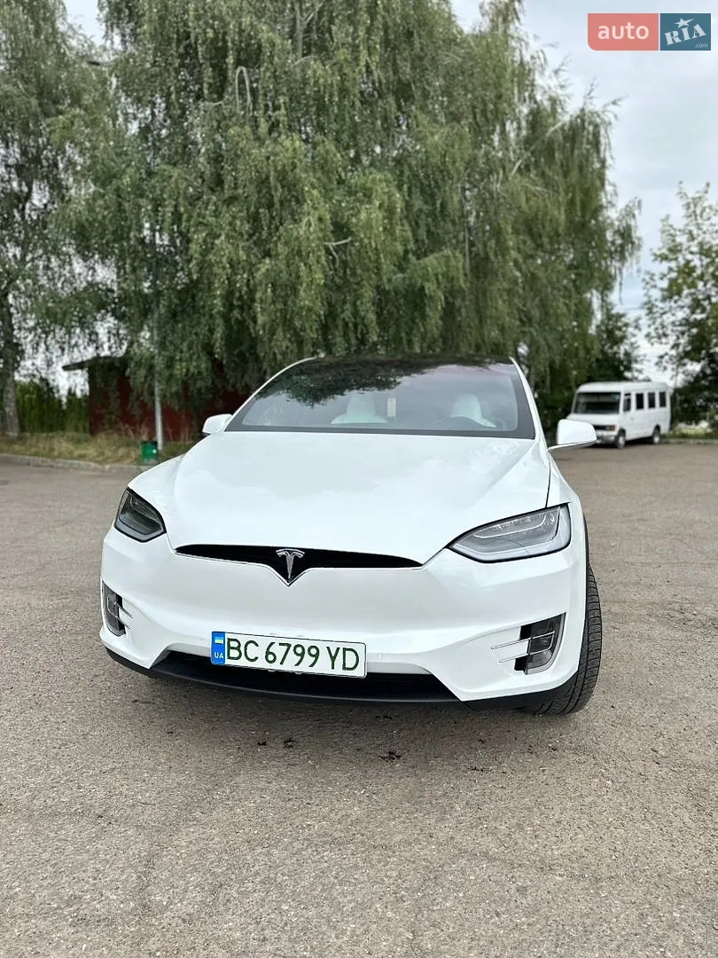 Tesla Model X, 2017