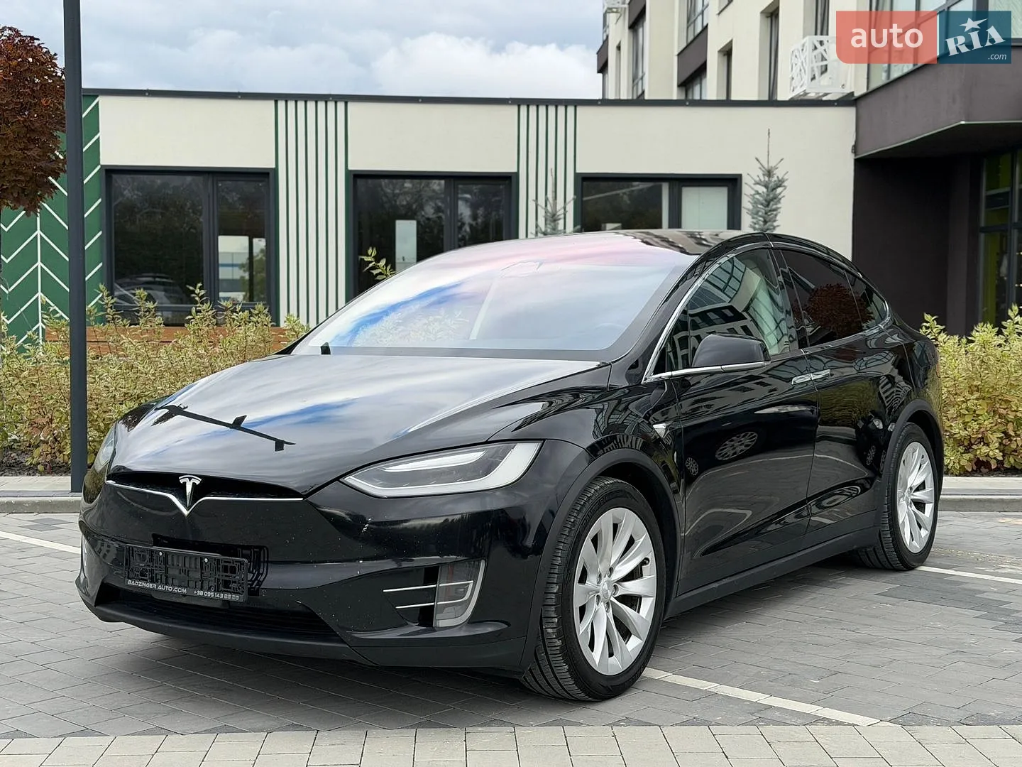 Tesla Model X, 2016