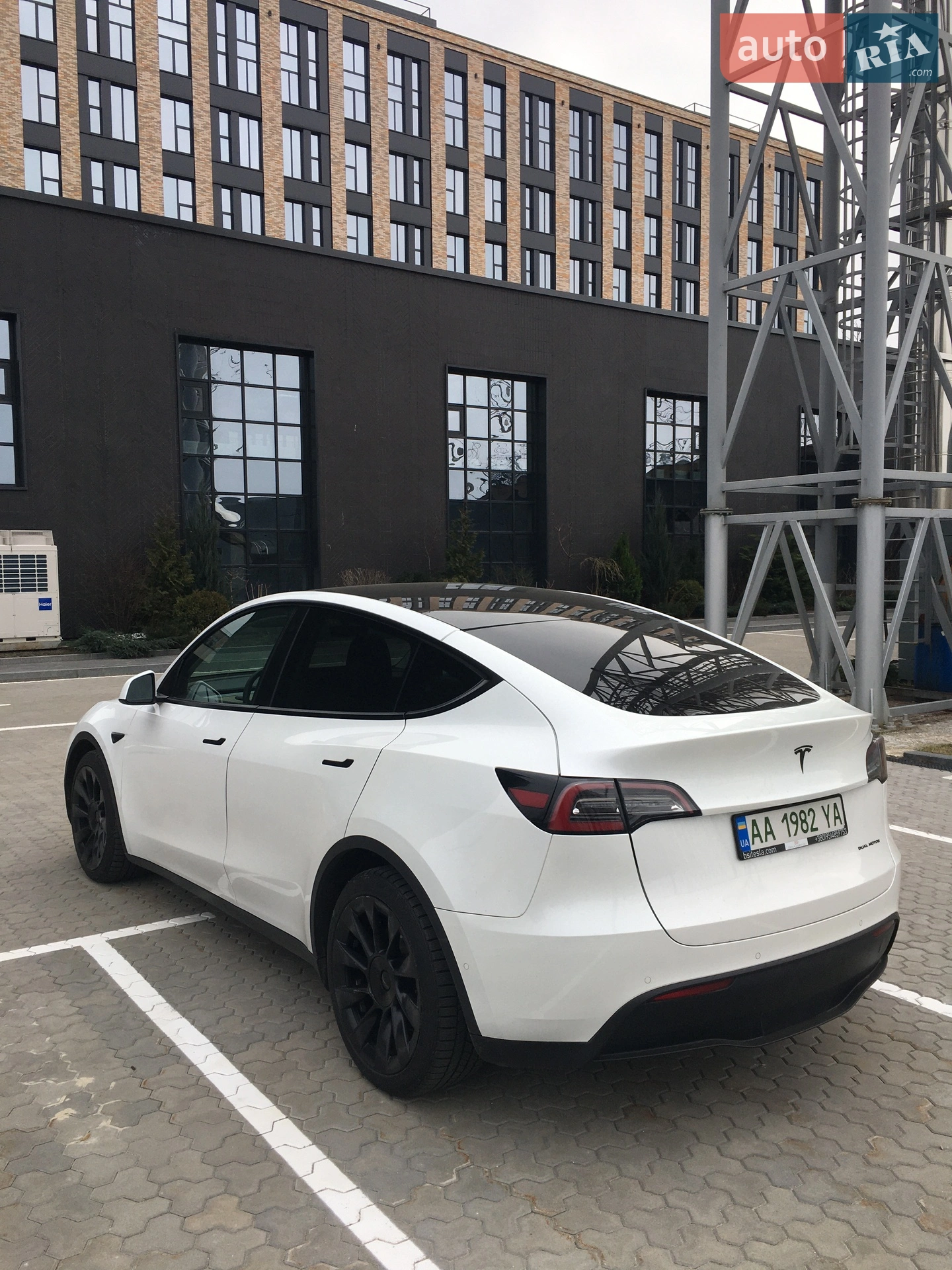 Tesla Model Y, 2020