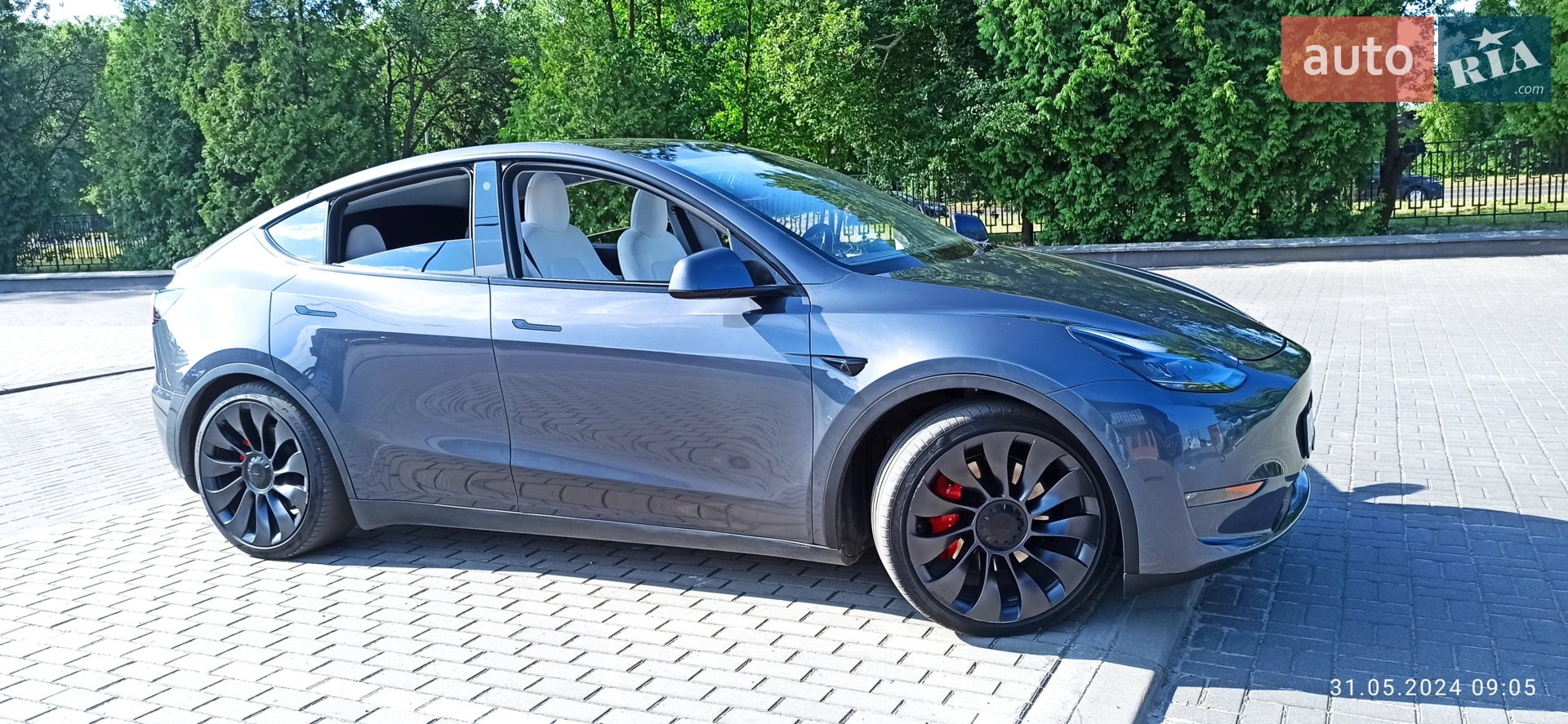 Tesla Model Y, 2022