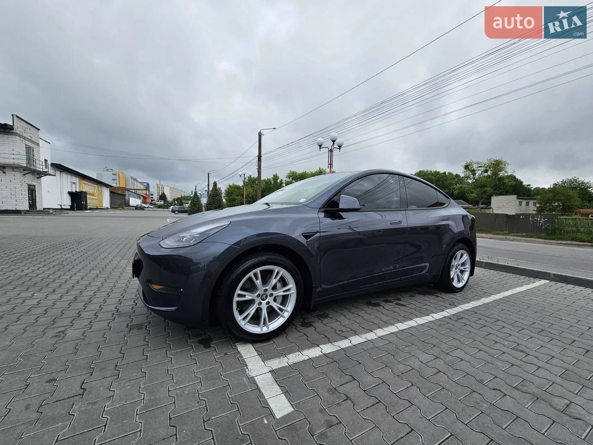 Tesla Model Y, 2023