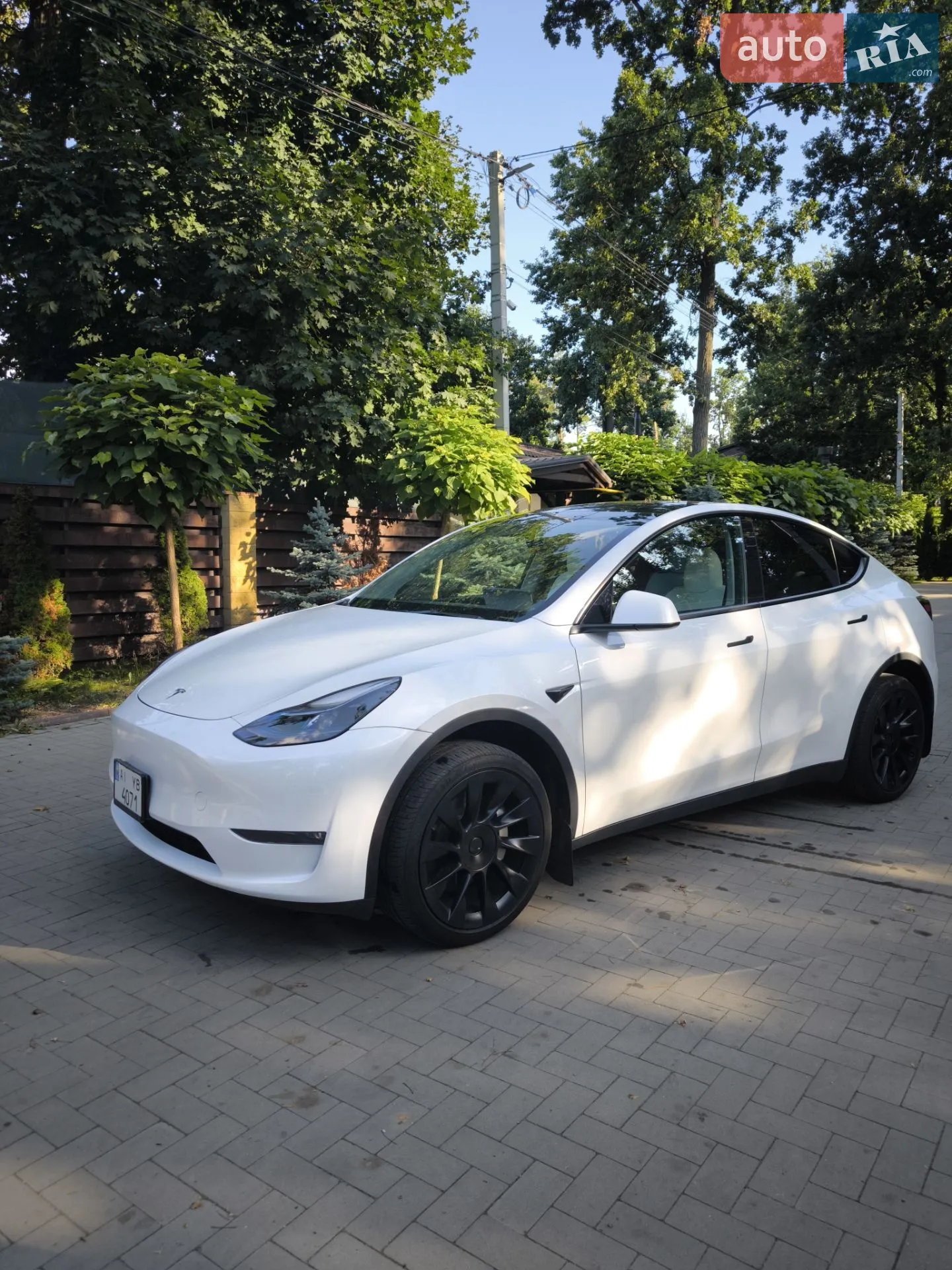Tesla Model Y, 2023