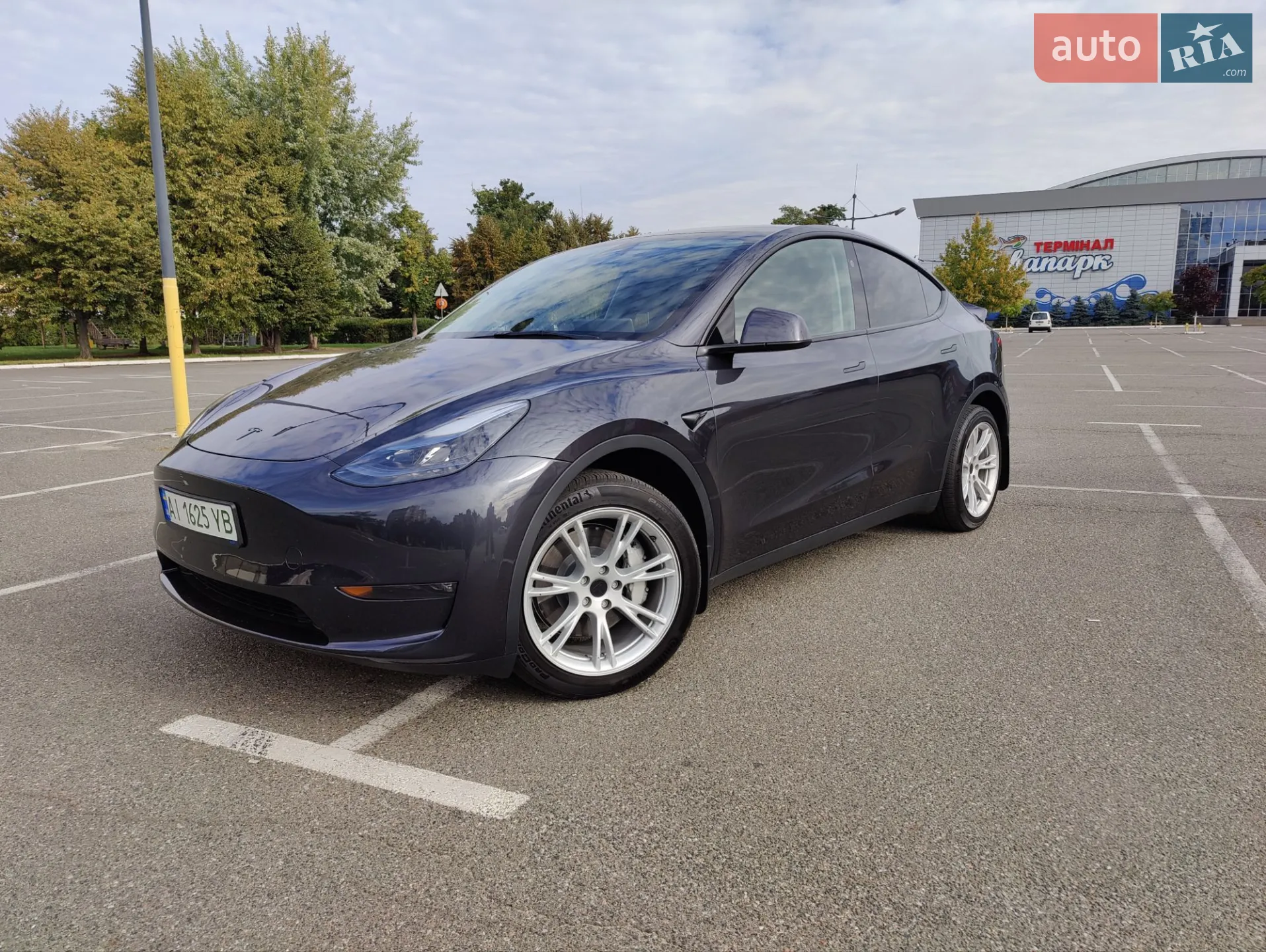Tesla Model Y, 2024