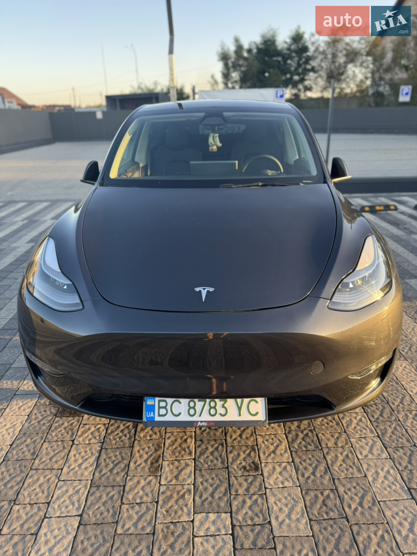 Tesla Model Y, 2024