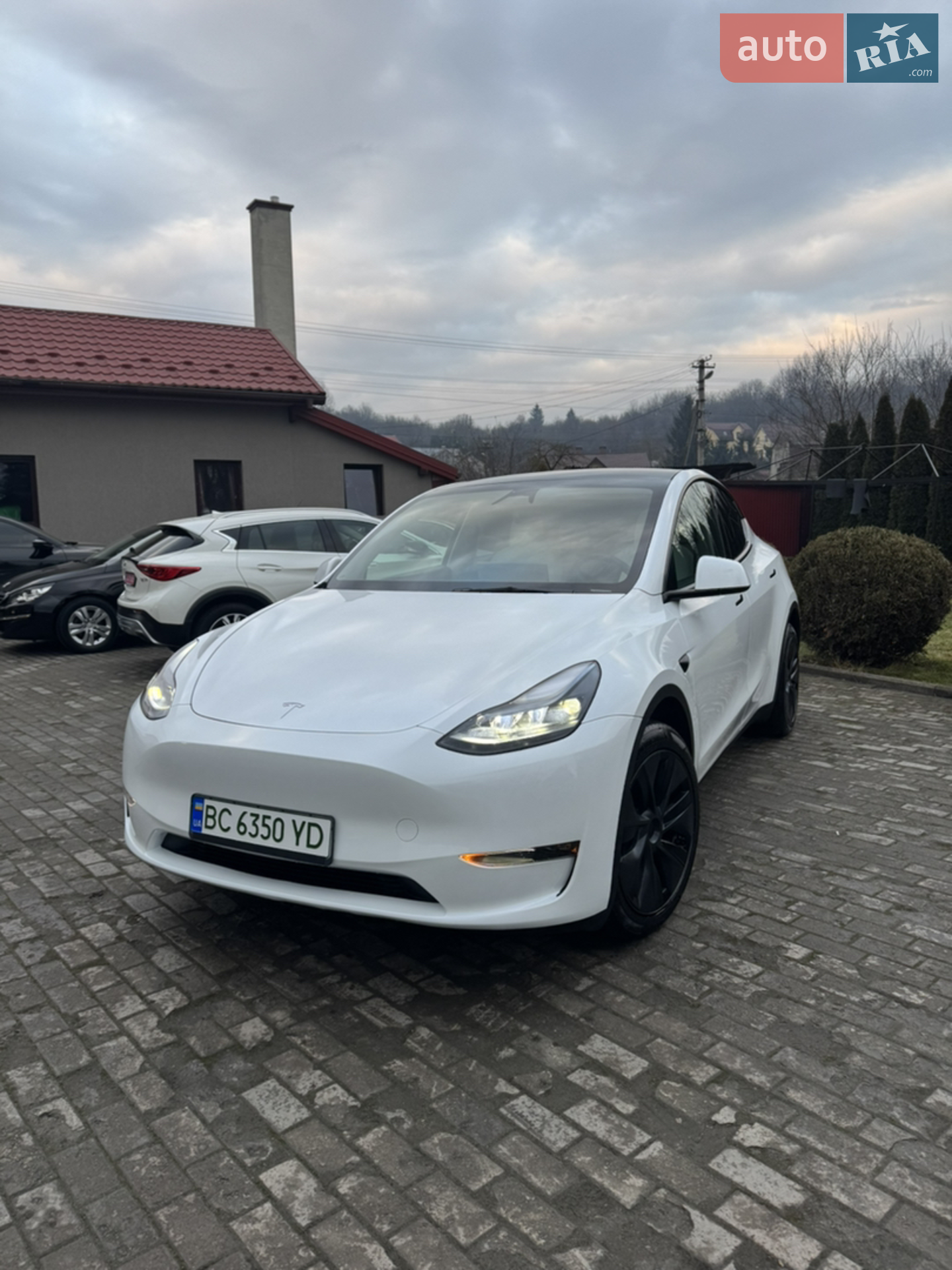 Tesla Model Y, 2024