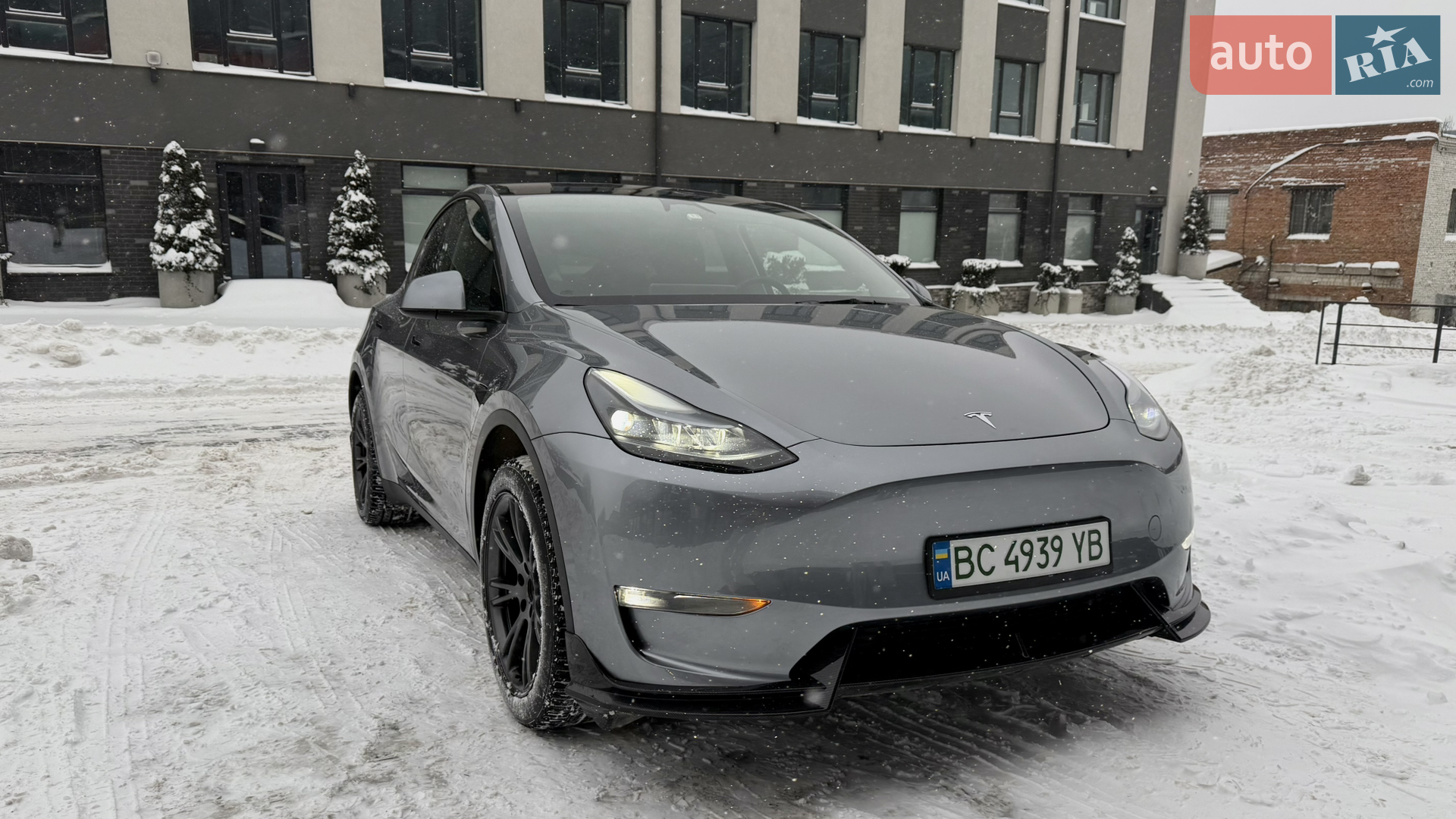 Tesla Model Y, 2024