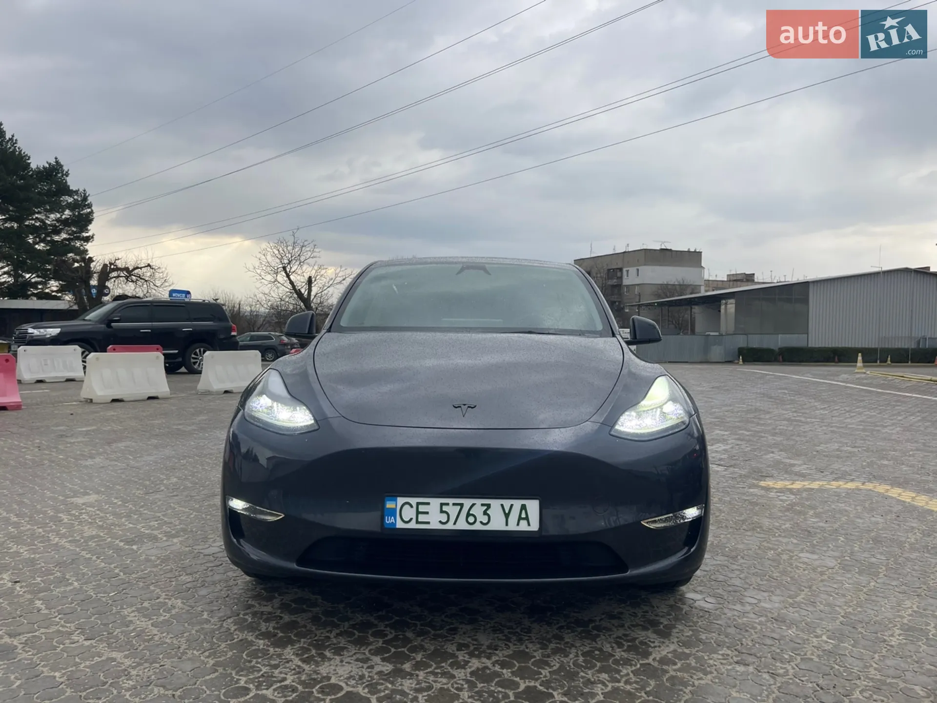 Tesla Model Y, 2024