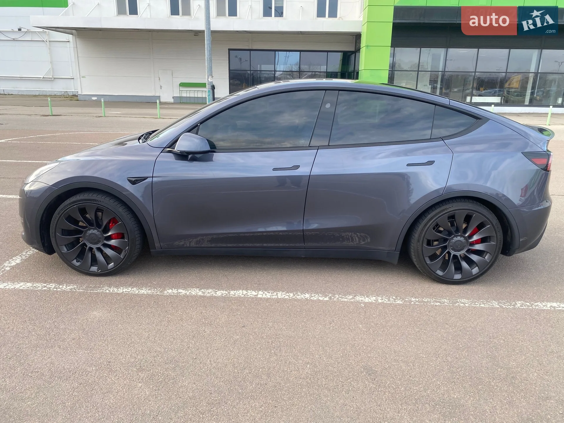 Tesla Model Y, 2023