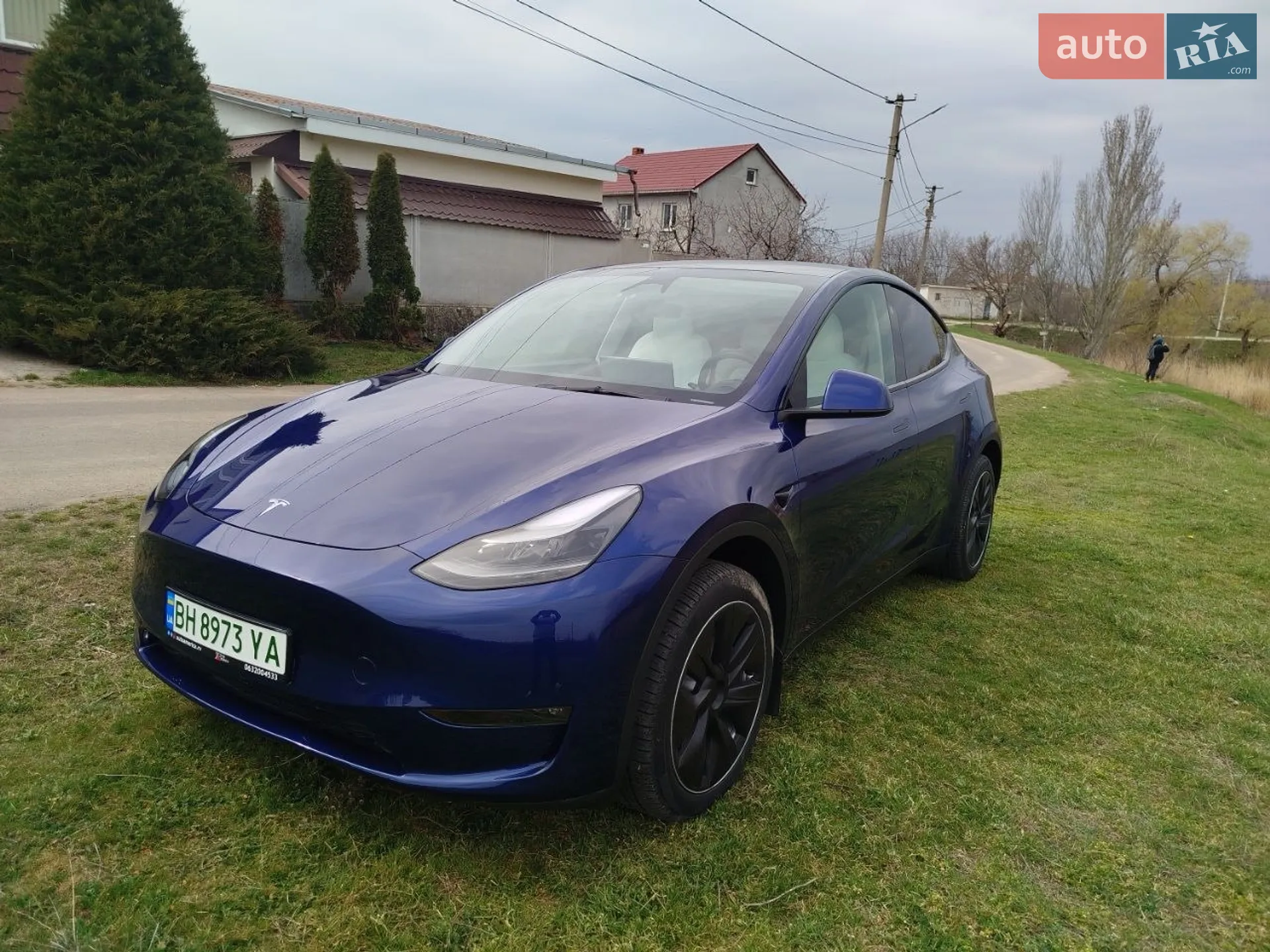 Tesla Model Y, 2024